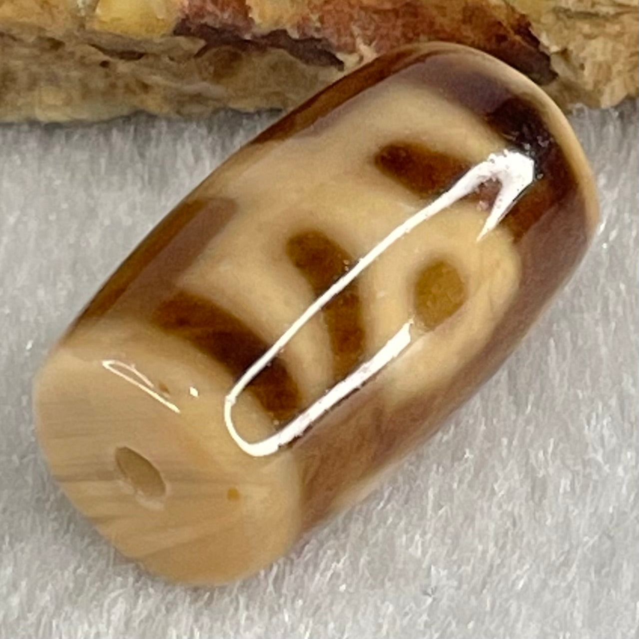Natural Powerful Tibetan Old Oily Agate Patina Guiren Tairen Human Dzi Bead Totem Amulet Heavenly Master (Tian Zhu) 贵人天诛 4.79g 20.3 by 11.6mm - Huangs Jadeite and Jewelry Pte Ltd