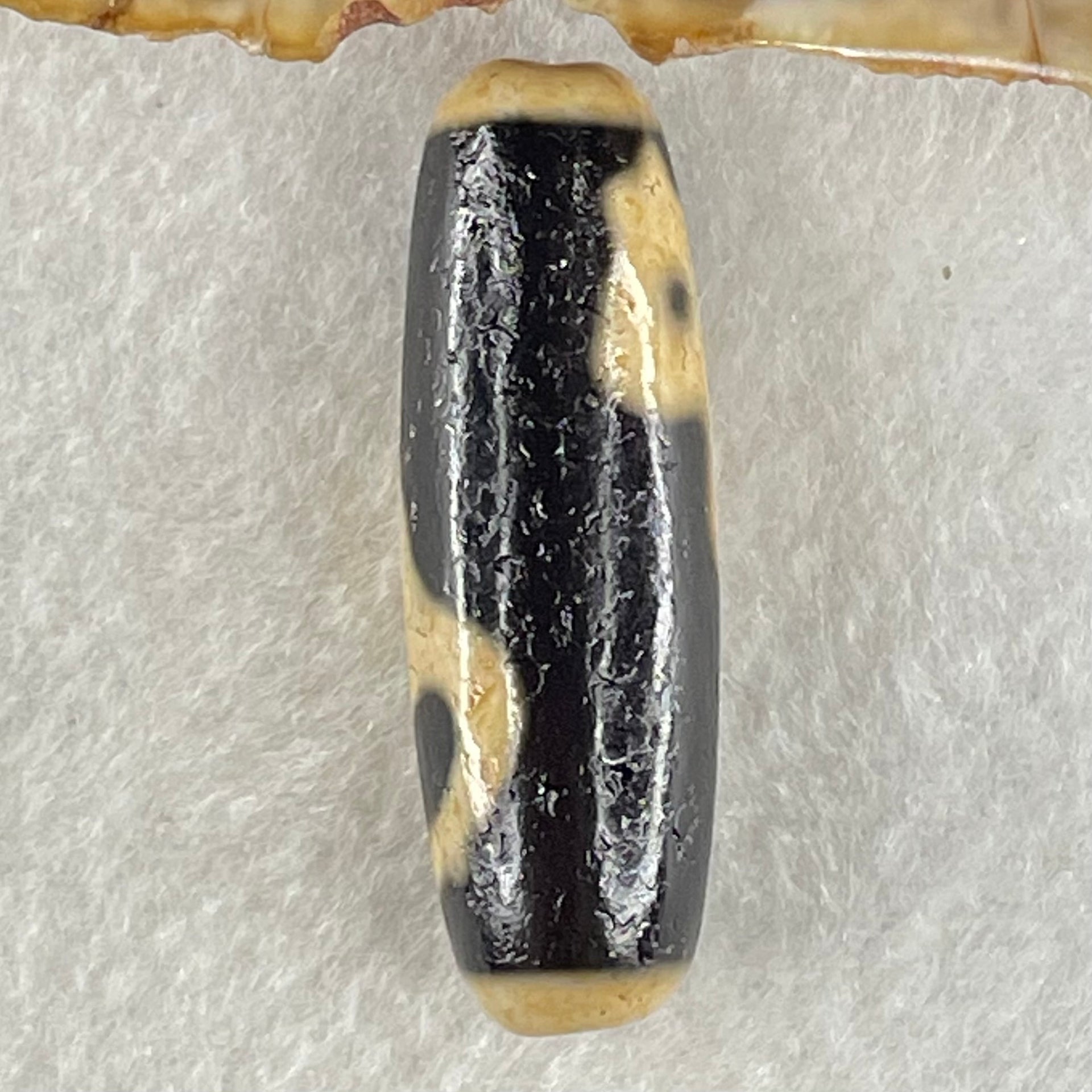 Natural Powerful Tibetan Old Oily Agate Dog Dzi Bead Heavenly Master (Tian Zhu) 狗天珠 9.11g 38.5 by 12.3mm - Huangs Jadeite and Jewelry Pte Ltd