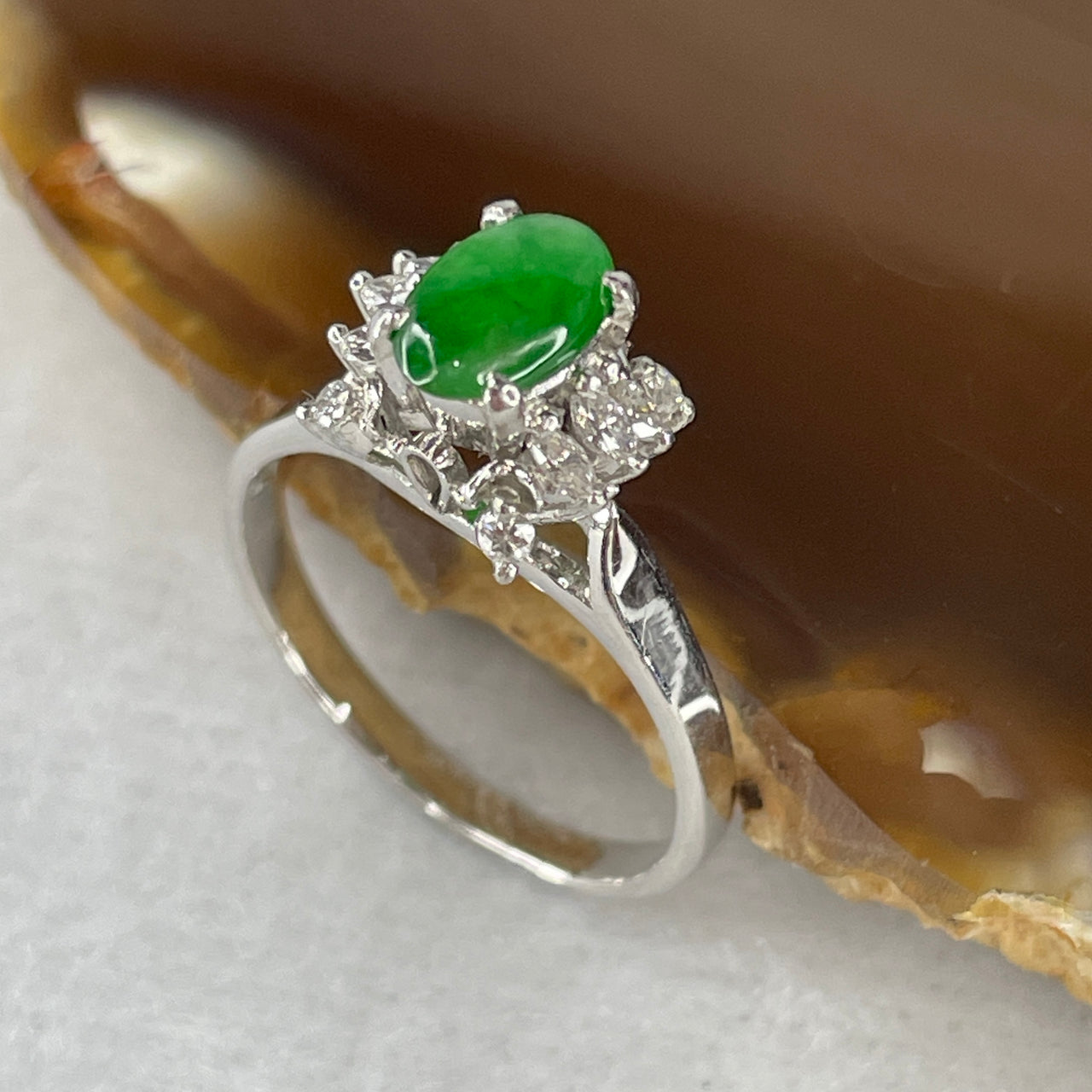 Natural Type A Emerald Green Jadeite Approx 7.3 by 4.8 by 2.5mm with Natural Diamonds in Platinum PT900 Ring Total Weight 4.27g US6.25 HK13.5 - Huangs Jadeite and Jewelry Pte Ltd