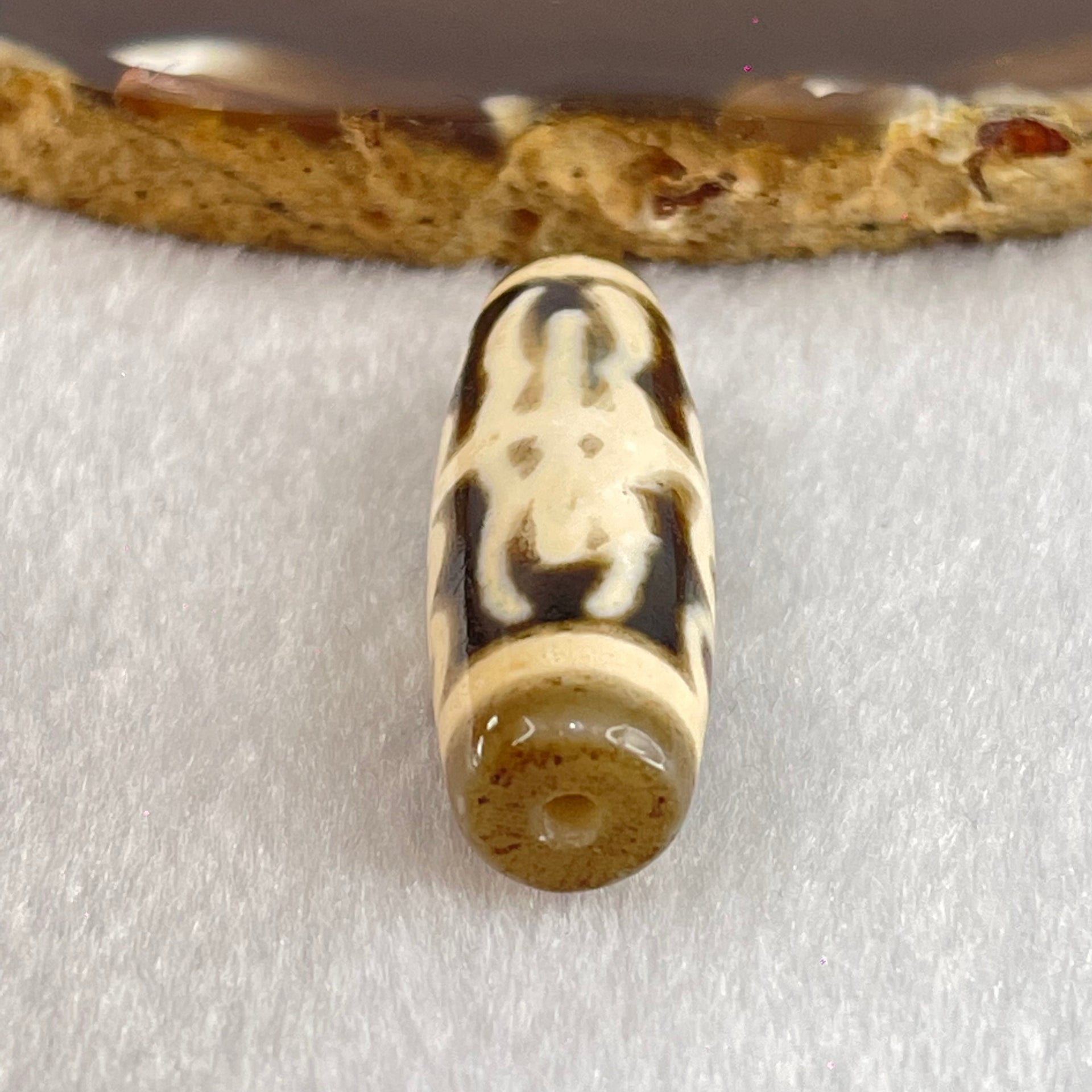 Natural Powerful Tibetan Old Oily Agate Water Lines 8 Eyes Dzi Bead Heavenly Master (Tian Zhu) 水纹八眼天诛 9.93g 38.9 by 12.8mm - Huangs Jadeite and Jewelry Pte Ltd