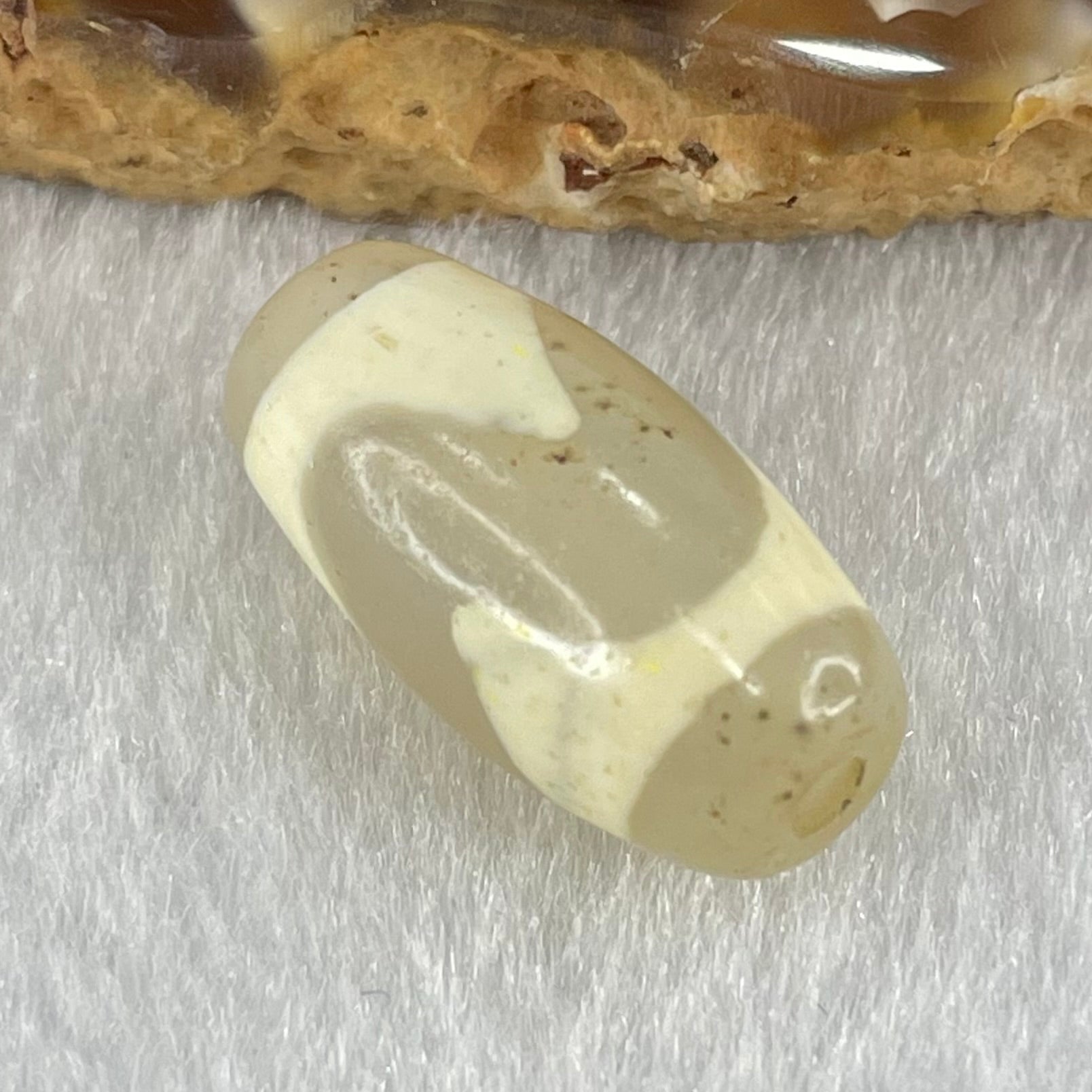 Natural Powerful Tibetan Old Oily Agate Tiger Tooth Daluo Dzi Bead Heavenly Master (Tian Zhu) 虎呀天诛 3.00g 20.3 by 10.2mm - Huangs Jadeite and Jewelry Pte Ltd