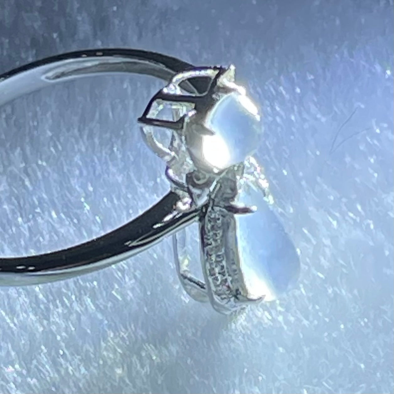 Type A Glassy Colourless Jadeite Cat with Diamonds in 18K Whitre Gold 2.04g Teardrop 6.8 by 4.5 by 2.0mm US6.8 HK15 - Huangs Jadeite and Jewelry Pte Ltd