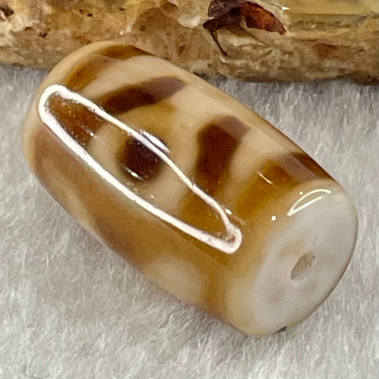 Natural Powerful Tibetan Old Oily Agate Patina Guiren Tairen Human Dzi Bead Totem Amulet Heavenly Master (Tian Zhu) 贵人天诛 4.75g 19.5 by 11.5mm - Huangs Jadeite and Jewelry Pte Ltd