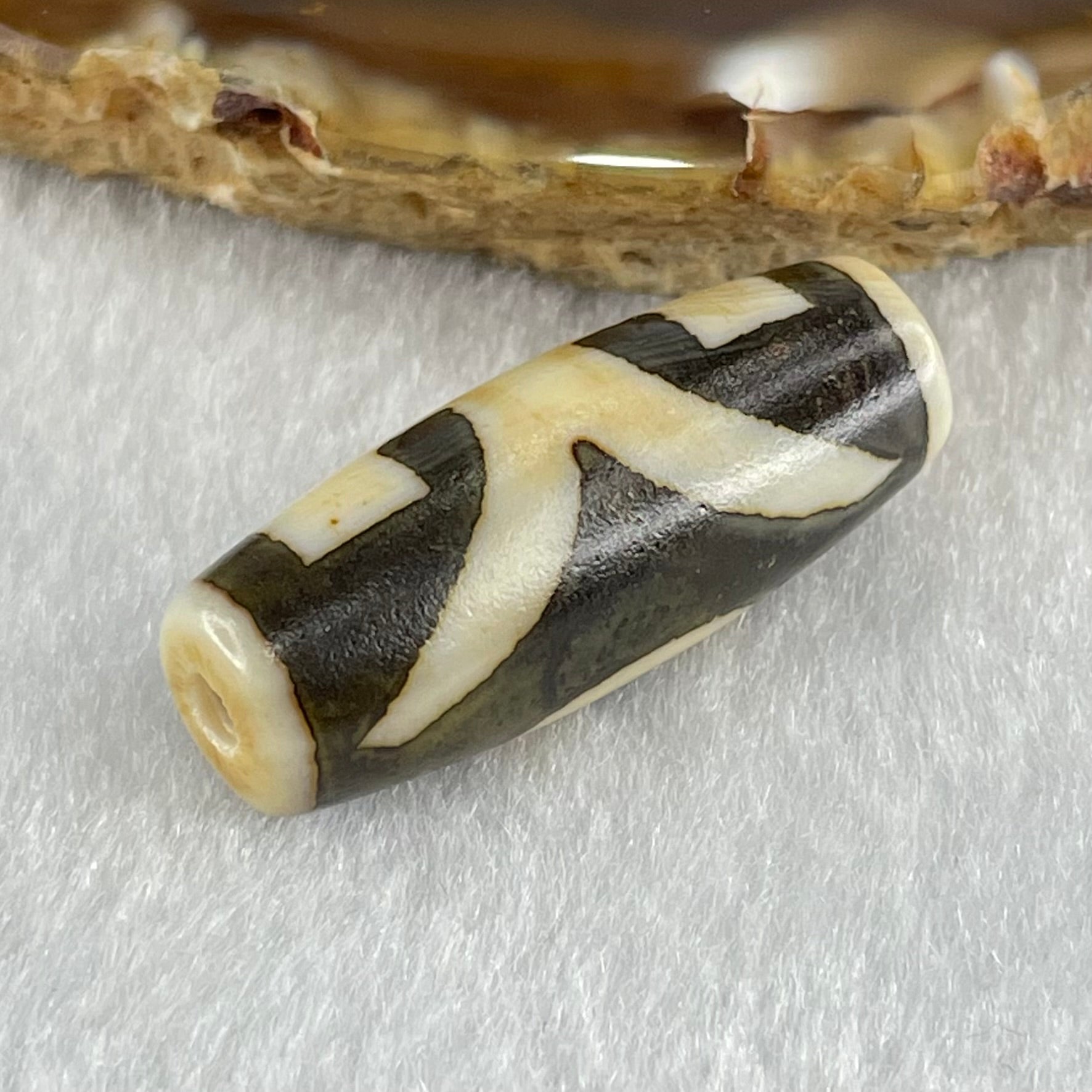 Natural Powerful Tibetan Old Oily Agate Patina Guiren Tairen Human Dzi Bead Totem Amulet Heavenly Master (Tian Zhu) 贵人天诛 5.70g 28.9 by 11.4 - Huangs Jadeite and Jewelry Pte Ltd