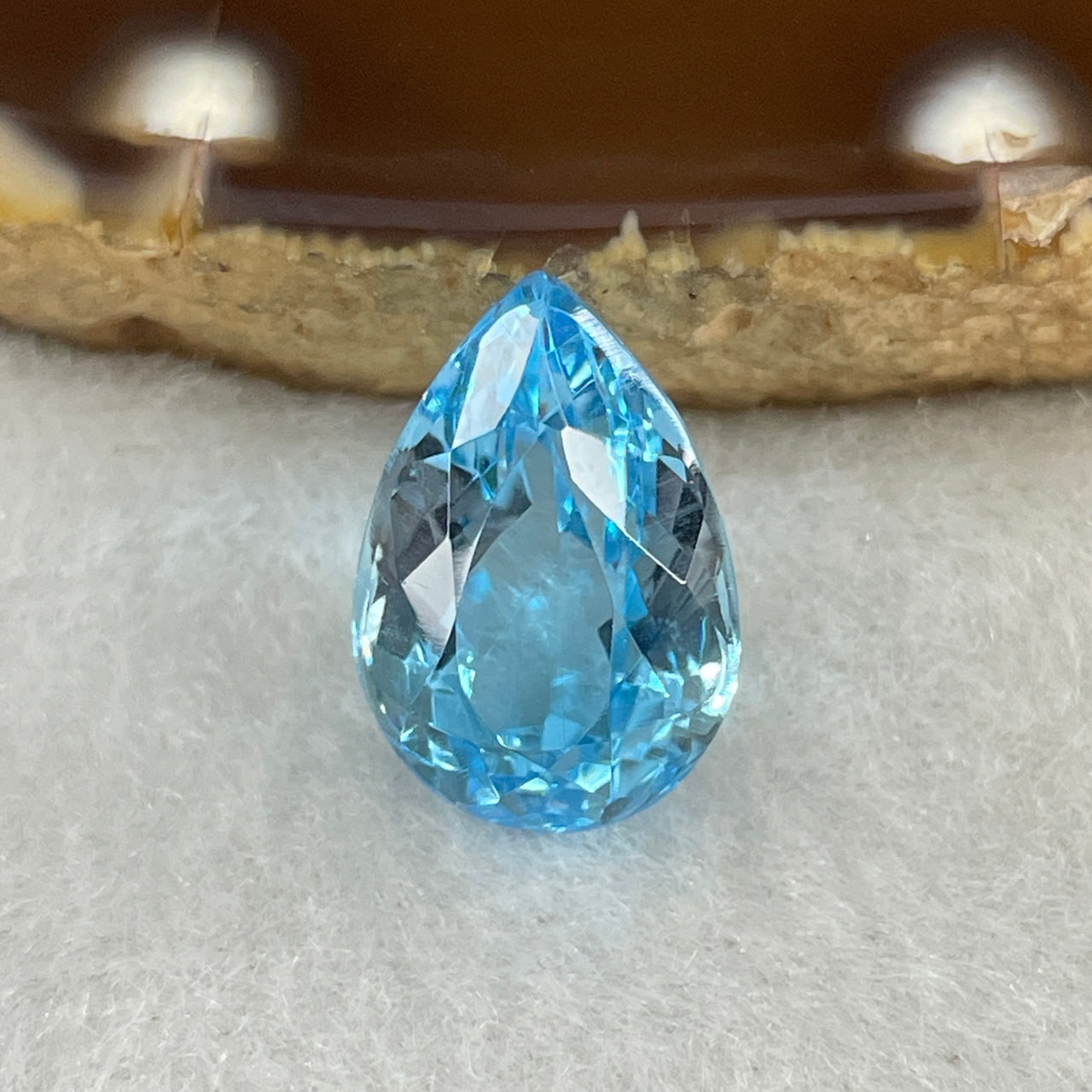 Natural Sky Blue Topaz Teardrop Shape 9.50ct 15.0 by 10.0 by 8.2mm - Huangs Jadeite and Jewelry Pte Ltd