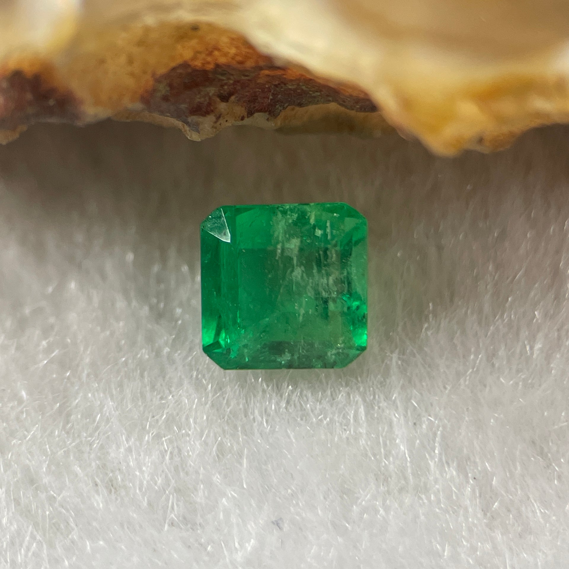 Natural Colombia Green Emerald (Beryl) Cut-Cornered Rectangular step cut 0.72ct 5.3 by 5.1 by 3.7mm - Huangs Jadeite and Jewelry Pte Ltd