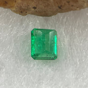 Natural Colombia Vivid Green Emerald (Beryl) Cut-Cornered Rectangular Step cut 0.48ct 5.2 by 4.4 by 2.7mm - Huangs Jadeite and Jewelry Pte Ltd