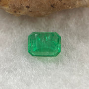 Natural Colombia Vivid Green Emerald (Beryl) Cut-Cornered Rectangular Step cut 0.42ct 5.4 by 4.4 by 2.1mm - Huangs Jadeite and Jewelry Pte Ltd
