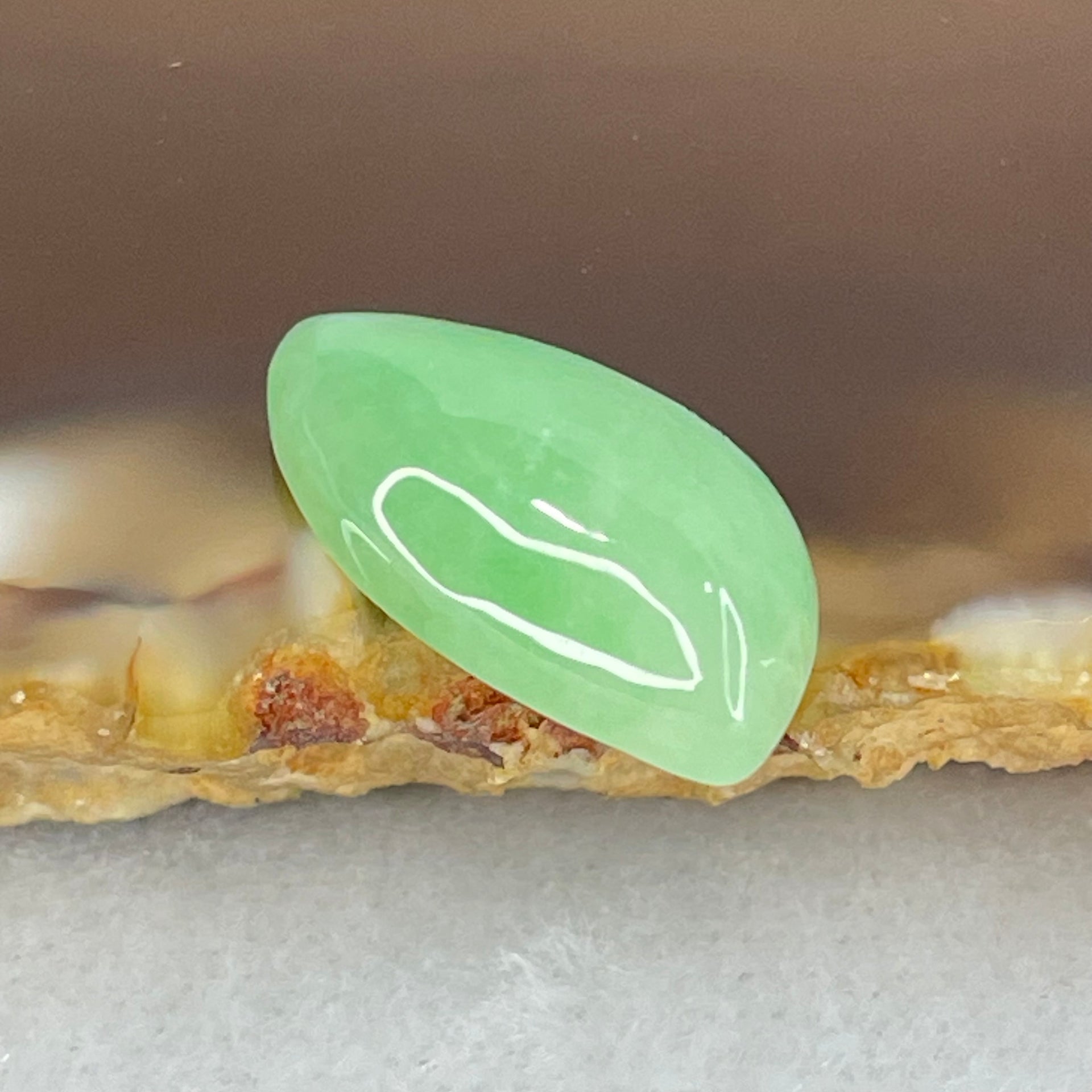 Type A Green Jadeite Stone For Setting 1.19g 16.2 by 8.3 by 5.0mm - Huangs Jadeite and Jewelry Pte Ltd