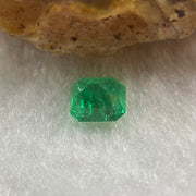 Natural Colombia Green Emerald (Beryl) Cut-Cornered Rectangular step cut 0.66ct 5.5 by 5.2 by 3.0mm - Huangs Jadeite and Jewelry Pte Ltd