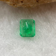 Natural Colombia Vivid Green Emerald (Beryl) Cut-Cornered Rectangular Step cut 0.41ct 5.0 by 4.1 by 2.9mm - Huangs Jadeite and Jewelry Pte Ltd