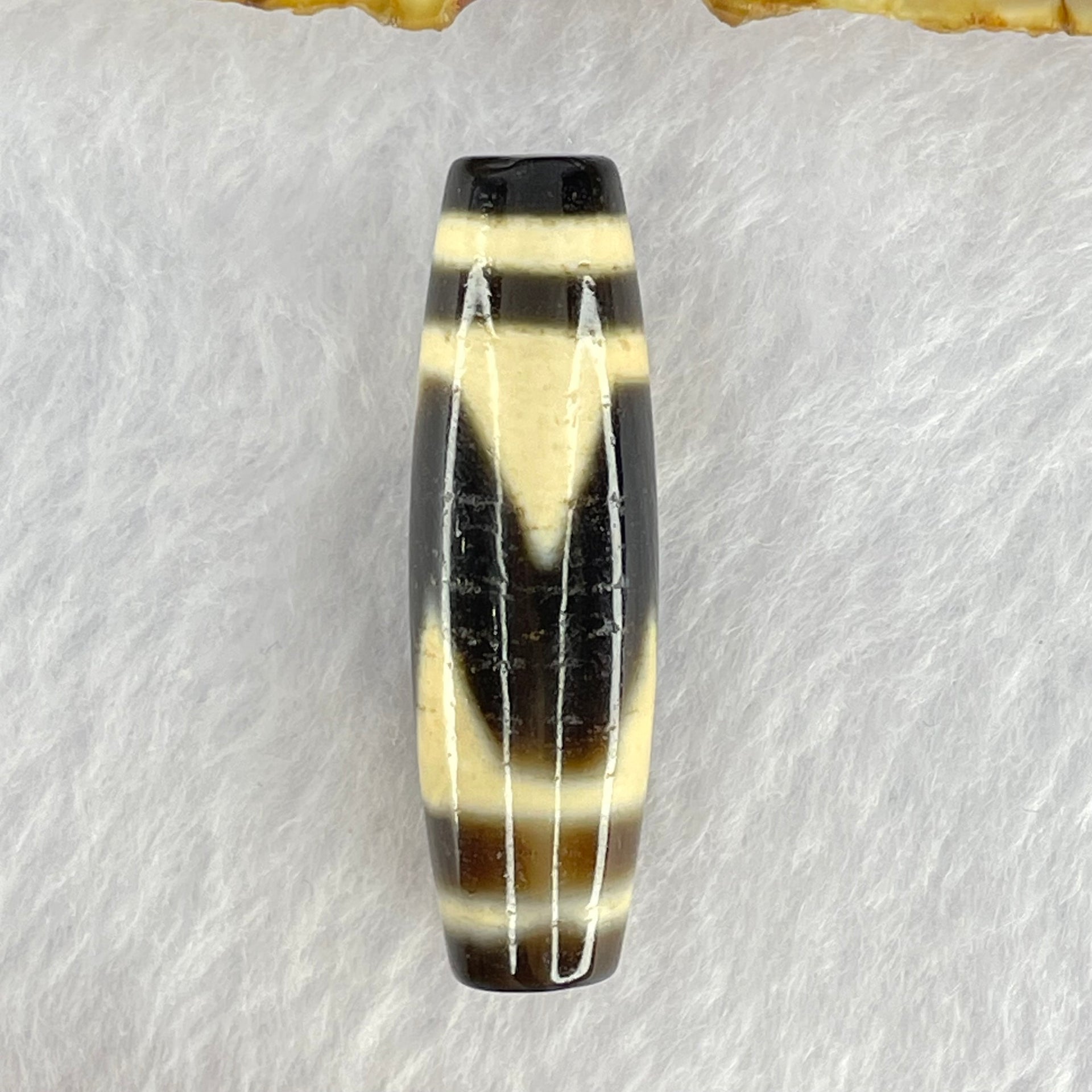 Natural Powerful Tibetan Old Oily Agate Tiger Tooth Daluo Dzi Bead Heavenly Master (Tian Zhu) 7.96g 38.5 by 11.7mm - Huangs Jadeite and Jewelry Pte Ltd