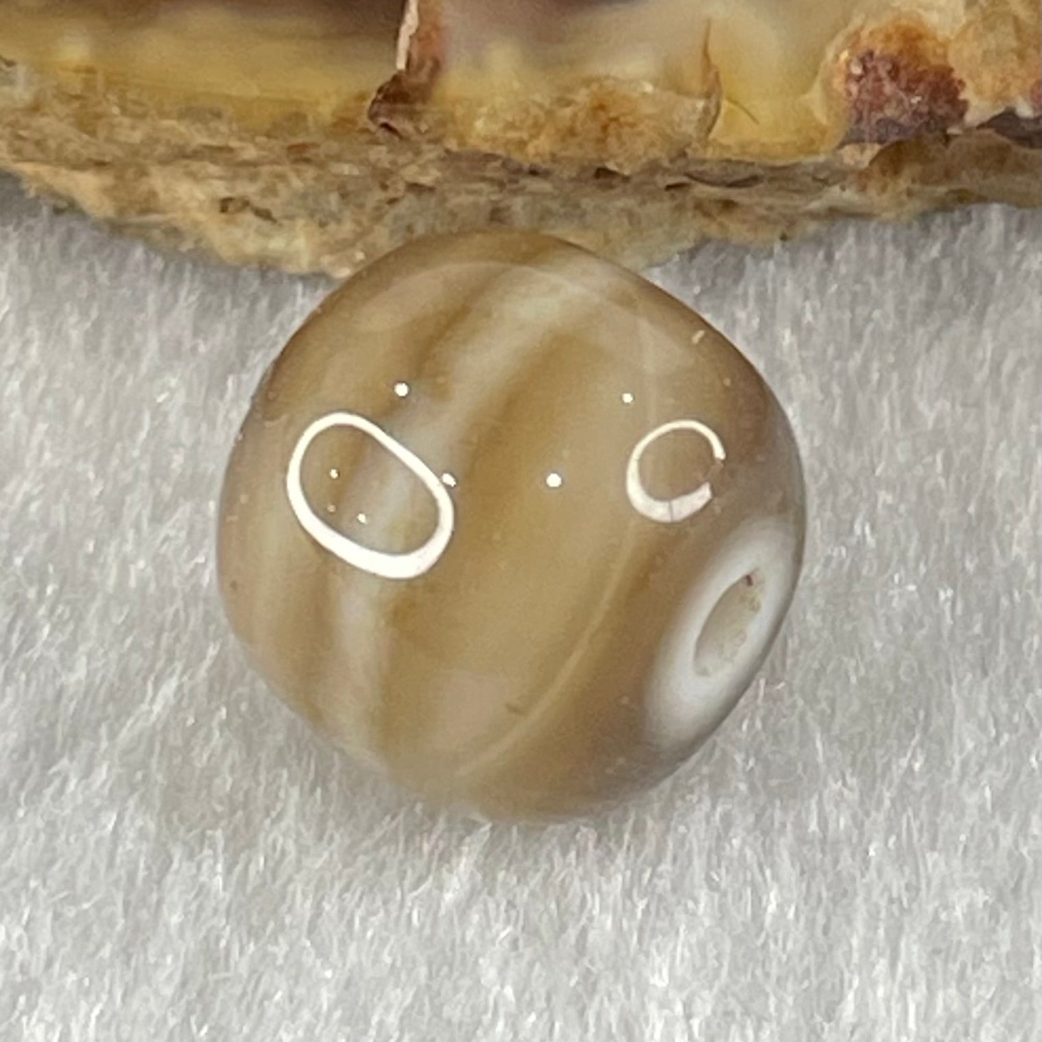 Natural Powerful Tibetan Old Oily Agate 1 Line Dzi Bead Heavenly Master (Tian Zhu) 1.86g 9.7 by 11.0mm - Huangs Jadeite and Jewelry Pte Ltd