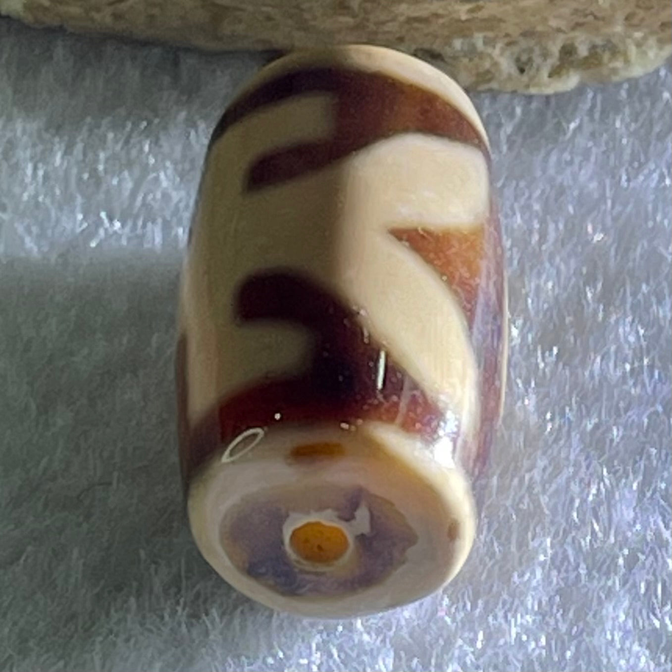 Natural Powerful Tibetan Old Oily Agate Patina Guiren Tairen Human Dzi Bead Totem Amulet Heavenly Master (Tian Zhu) 贵人天诛 4.61g 19.7 by 11.7mm - Huangs Jadeite and Jewelry Pte Ltd