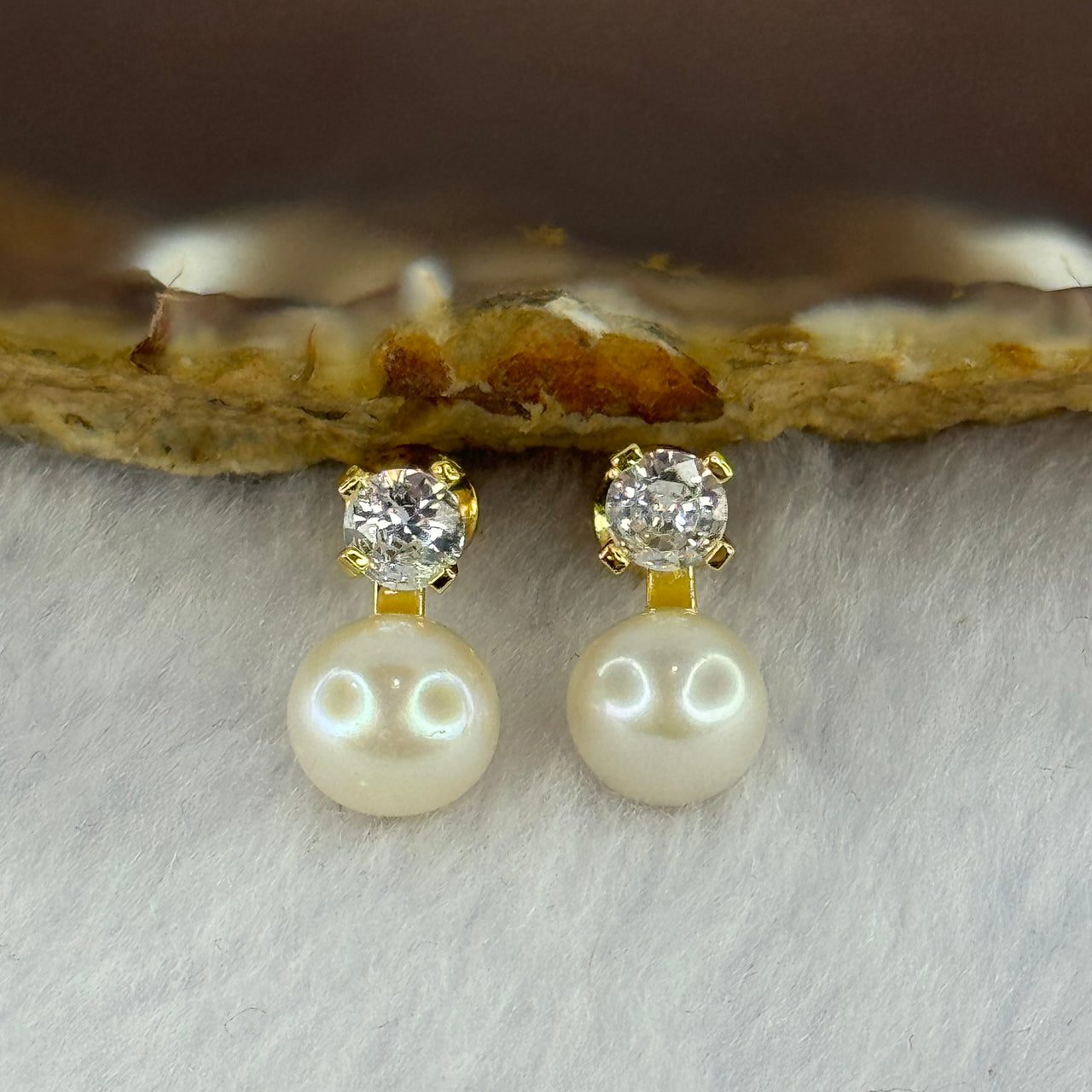 Natural Pearl and Crystal in Sliver Gold Color Earrings 2.33g 7.5mm - Huangs Jadeite and Jewelry Pte Ltd