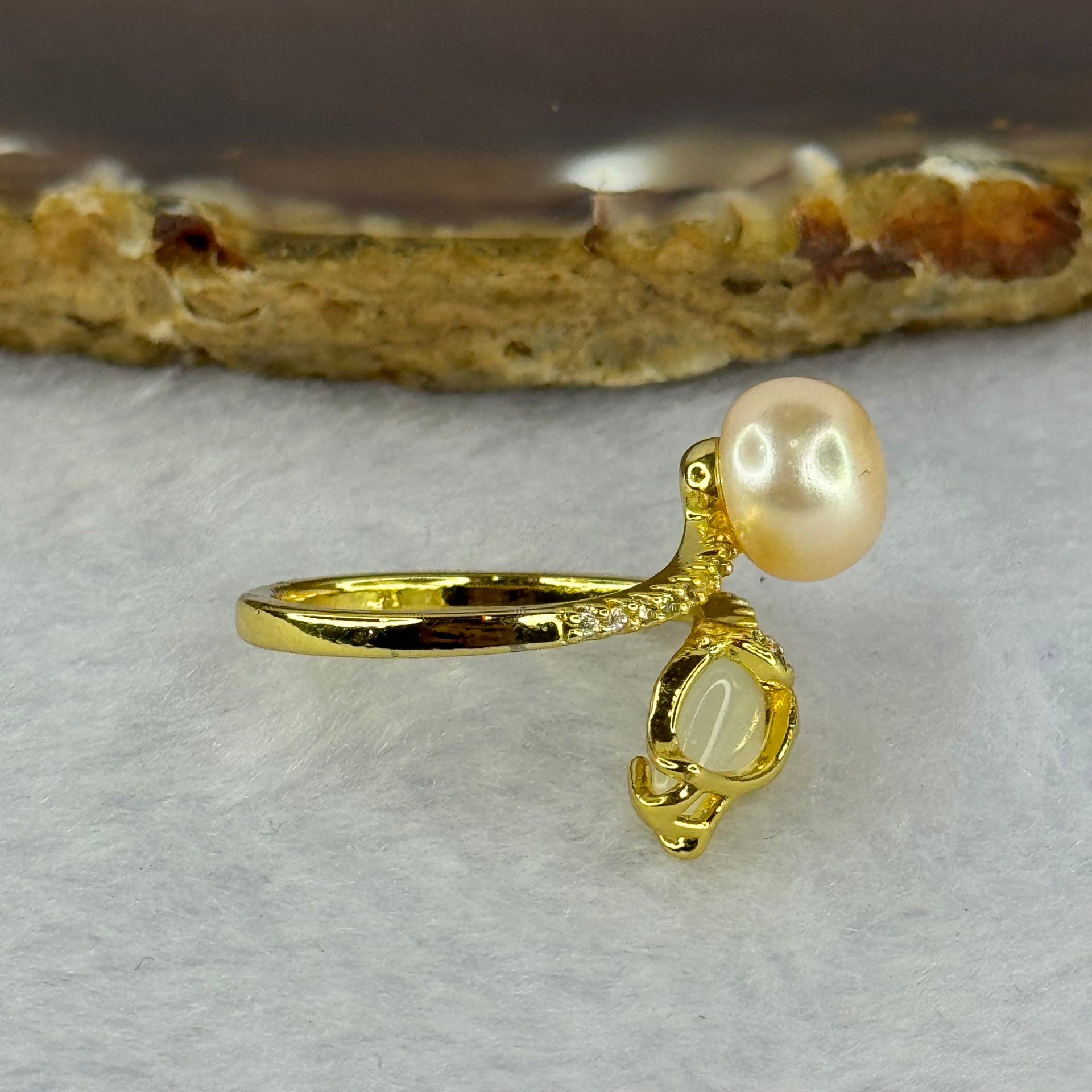 Natural Selenite and Pink Pearl with Crystals in S925 Sliver Gold Color Ring 2.94g 8.8 by 6.5mm US5.75 HK12.5 - Huangs Jadeite and Jewelry Pte Ltd