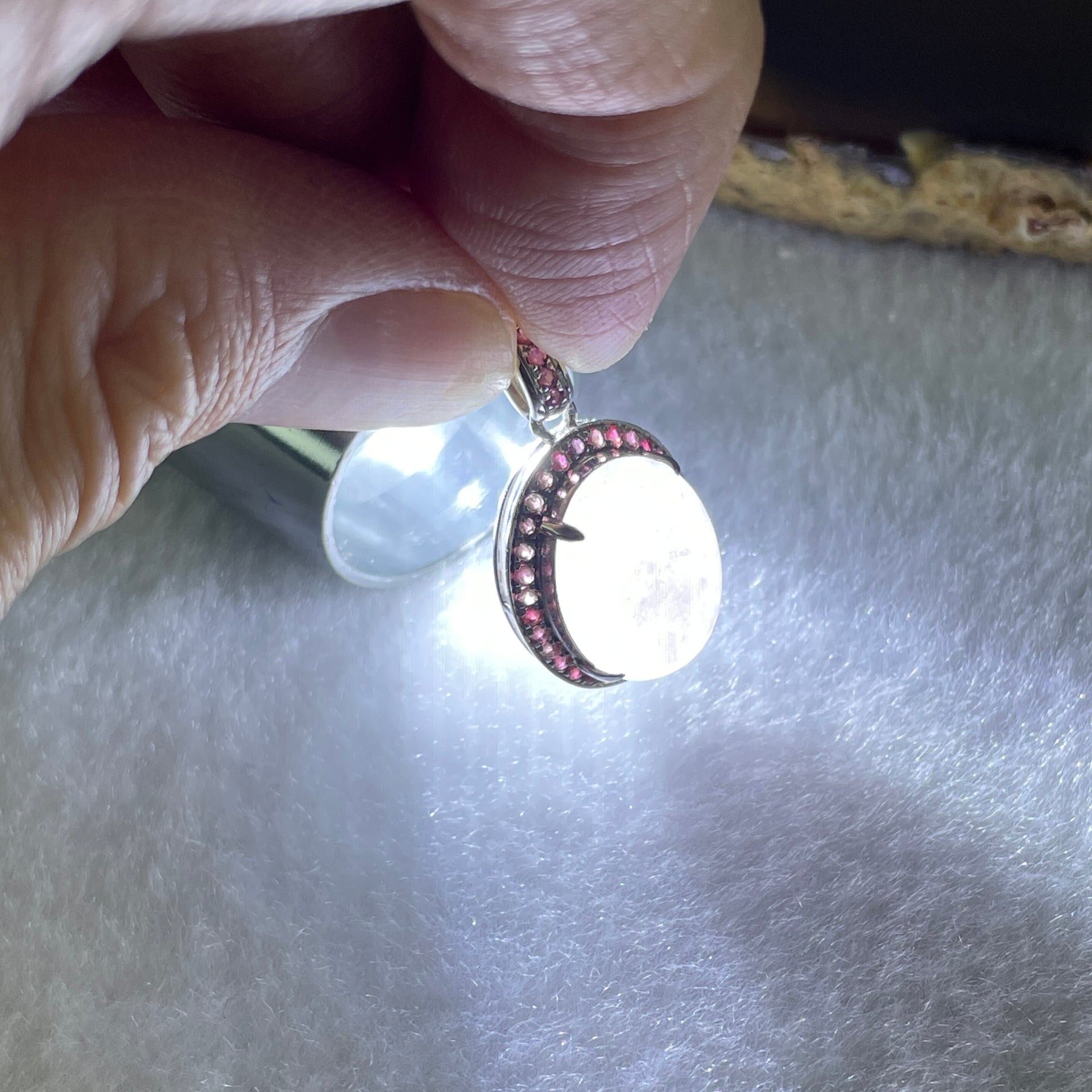 High Grade Natural Type A Bright Lavender Jadeite Cabouchon Oval Shape Pendant in 18K AU750 White Gold with Natural Pink Sapphires 2.97g 13.3 by 10.4 by 6.0mm - Huangs Jadeite and Jewelry Pte Ltd
