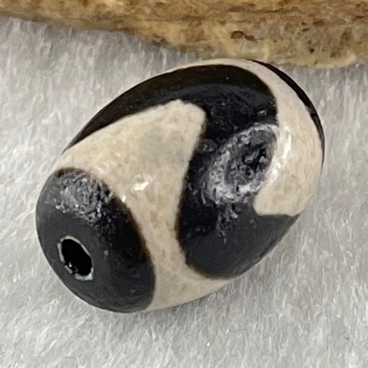 Natural Powerful Tibetan Old Oily Agate Tiger Tooth Daluo Dzi Bead Heavenly Master (Tian Zhu) 2.20g 14.0 by 10.4mm - Huangs Jadeite and Jewelry Pte Ltd