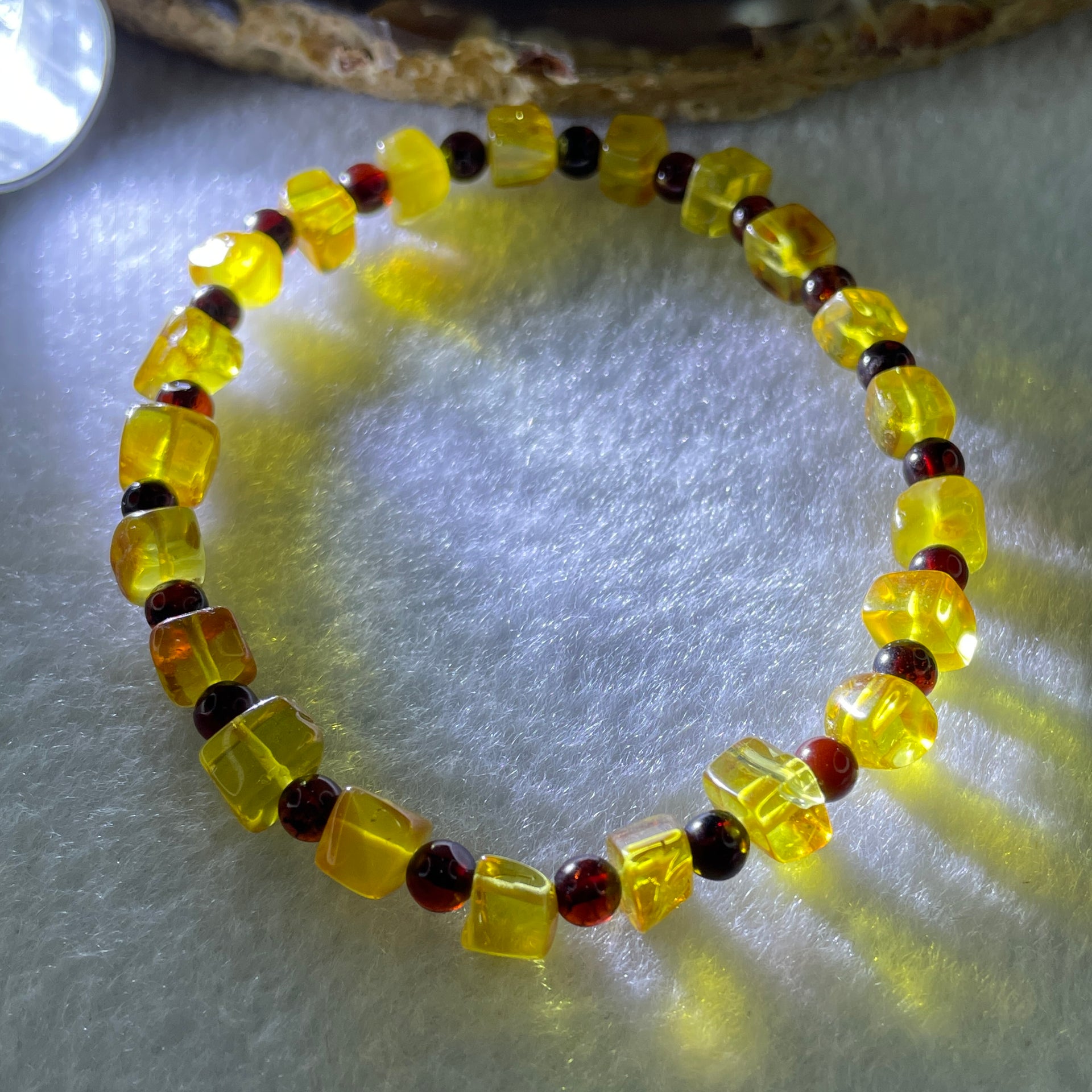 Natural Yellow Amber Square Shape with Cognac Amber Round Shape Bracelet 4.10g 16cm 6.6mm 21 Beads - Huangs Jadeite and Jewelry Pte Ltd