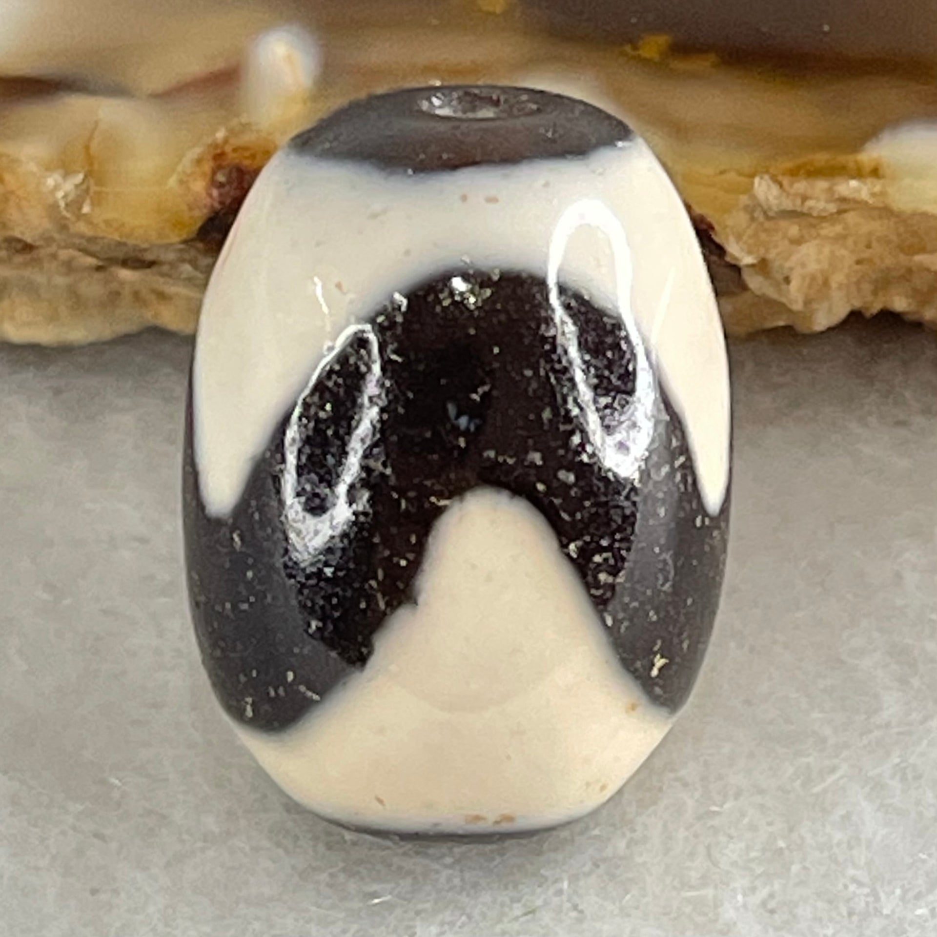 Natural Powerful Tibetan Old Oily Agate Tiger Tooth Daluo Dzi Bead Heavenly Master (Tian Zhu) 虎呀天诛 4.13g 16.9 by 13.0mm - Huangs Jadeite and Jewelry Pte Ltd