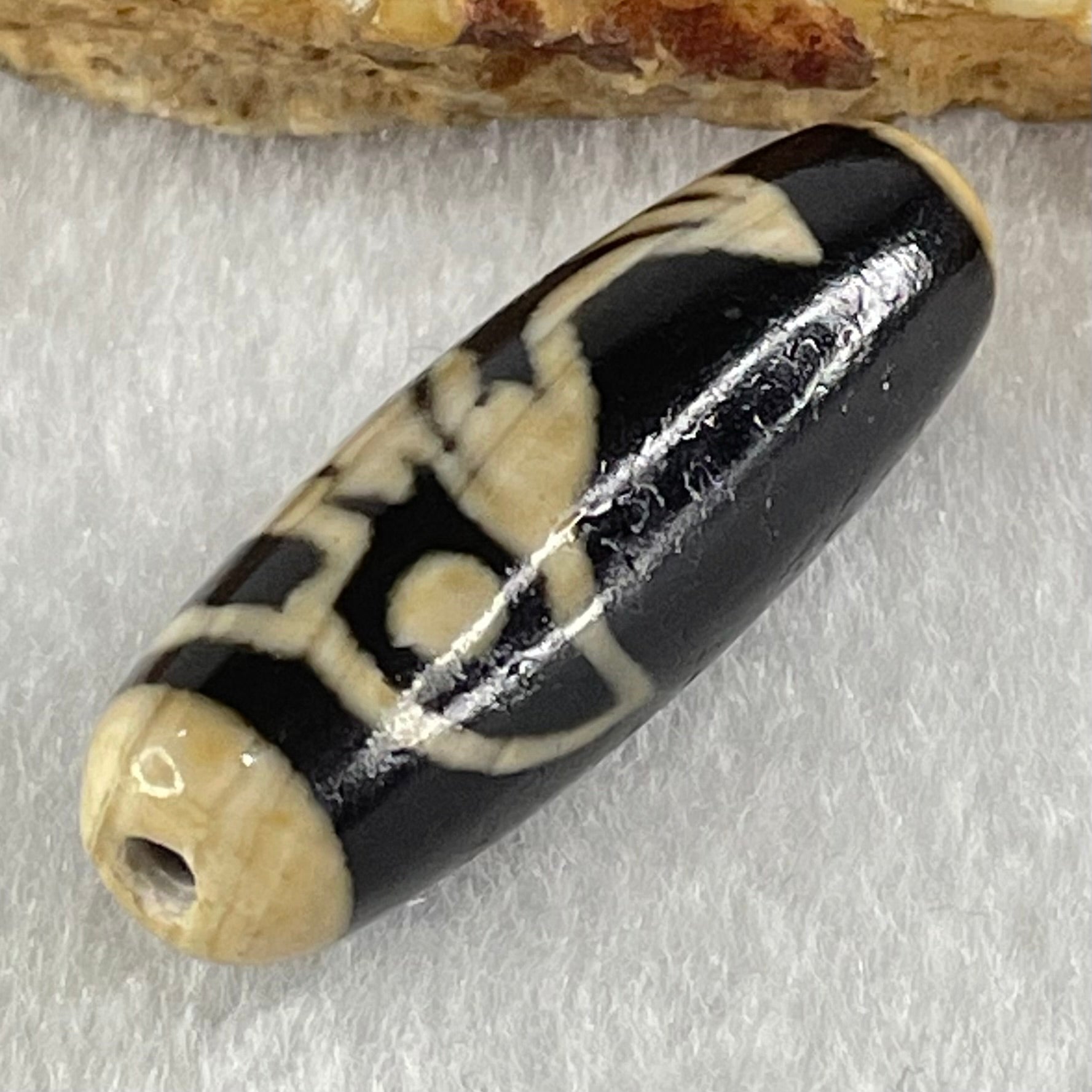 Natural Powerful Tibetan Old Oily Agate Condor Dzi Bead Heavenly Master (Tian Zhu) 神鹰珠 8.67g 36.6 by 12.3mm - Huangs Jadeite and Jewelry Pte Ltd