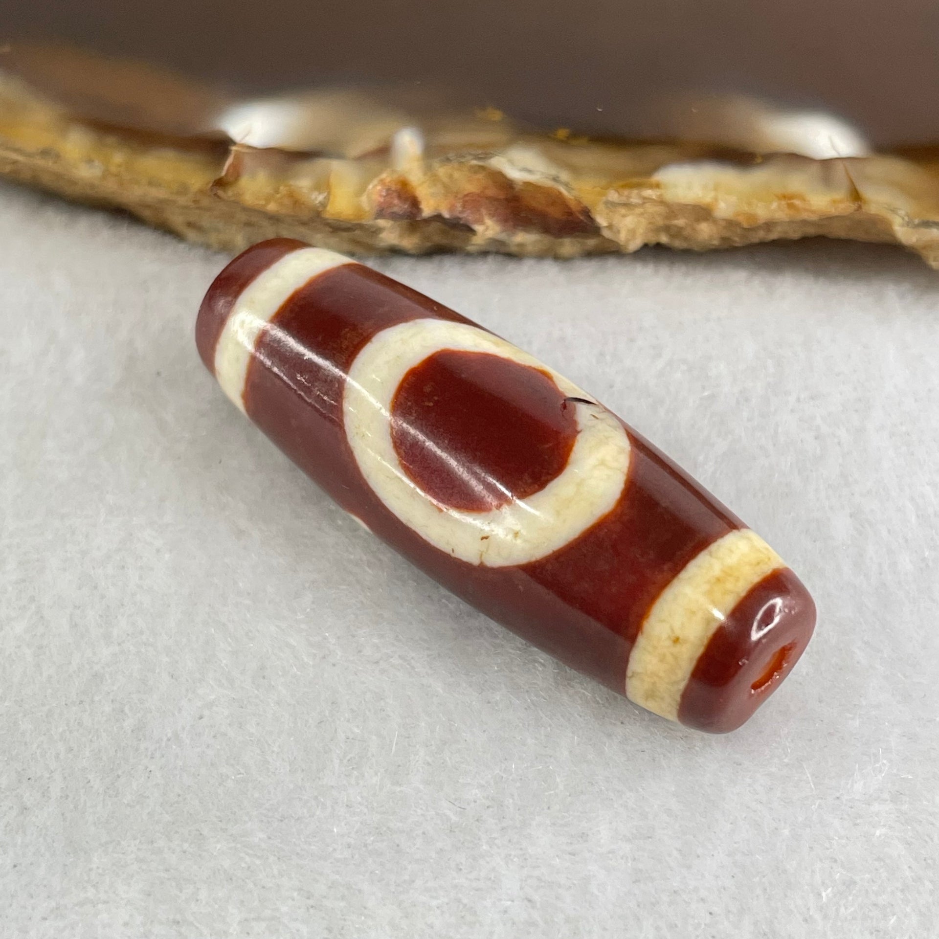 Natural Powerful Tibetan Old Oily Red White Agate One Eye Gold Metal Element Dzi Bead Heavenly Master (Tian Zhu) 一眼金天珠 9.71g 37.8 by 13.0mm - Huangs Jadeite and Jewelry Pte Ltd