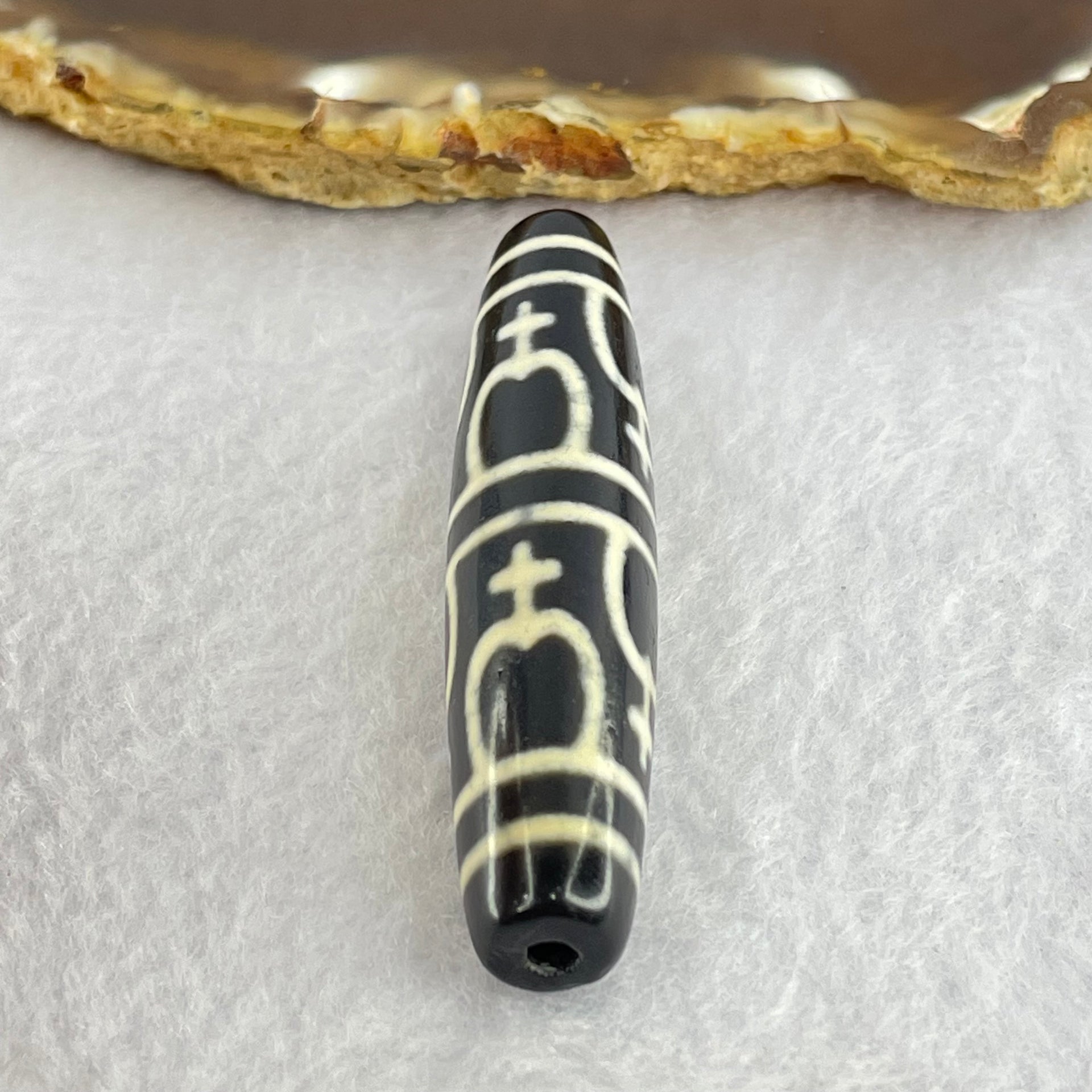 Natural Powerful Tibetan Old Oily Agate 8 Nectar Vessel Dzi Bead Heavenly Master (Tian Zhu) 花蜜容器眼天珠 14.15g 58.0 by 12.6mm - Huangs Jadeite and Jewelry Pte Ltd