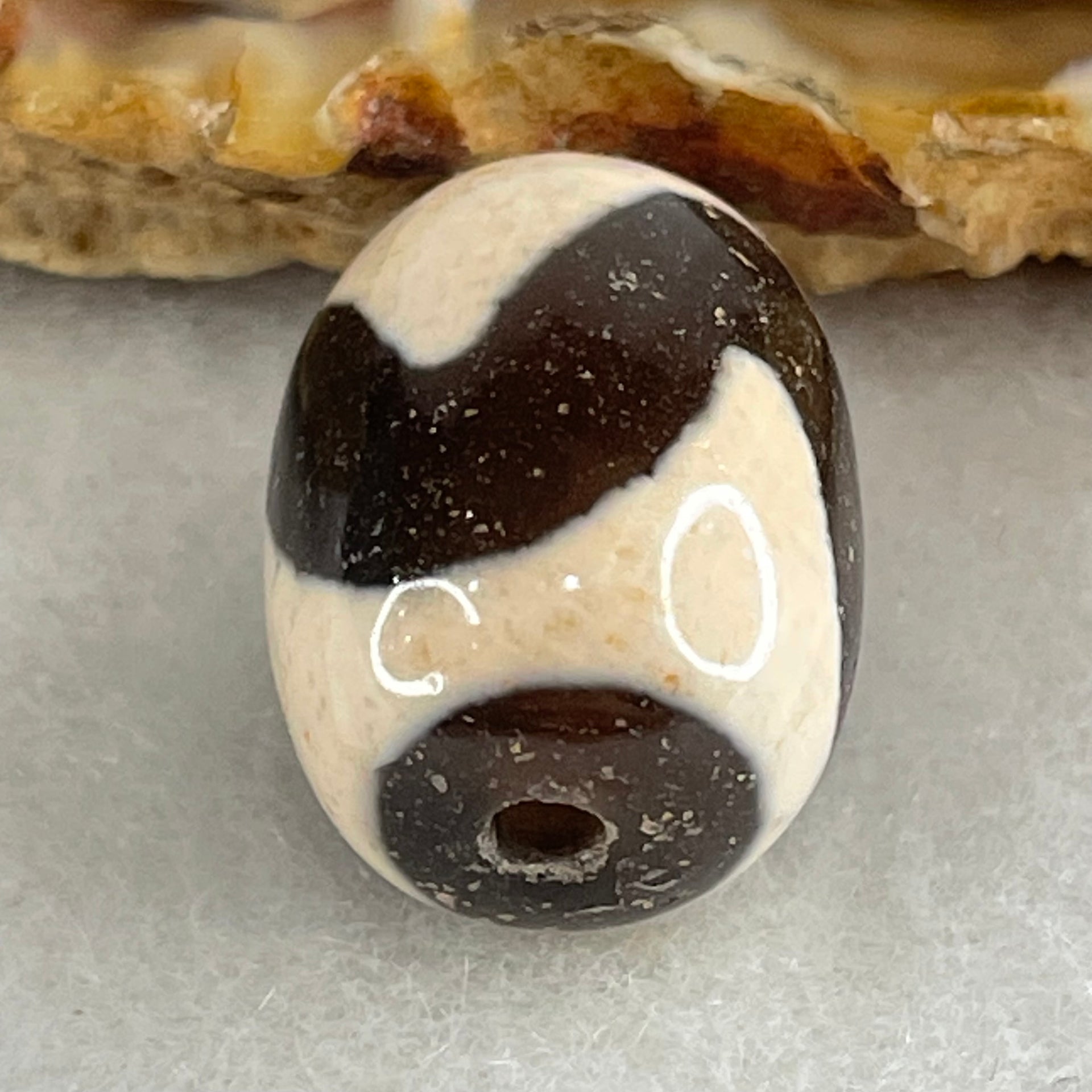 Natural Powerful Tibetan Old Oily Agate Tiger Tooth Daluo Dzi Bead Heavenly Master (Tian Zhu) 虎呀天诛 4.83g 17.5 by 13.3mm - Huangs Jadeite and Jewelry Pte Ltd