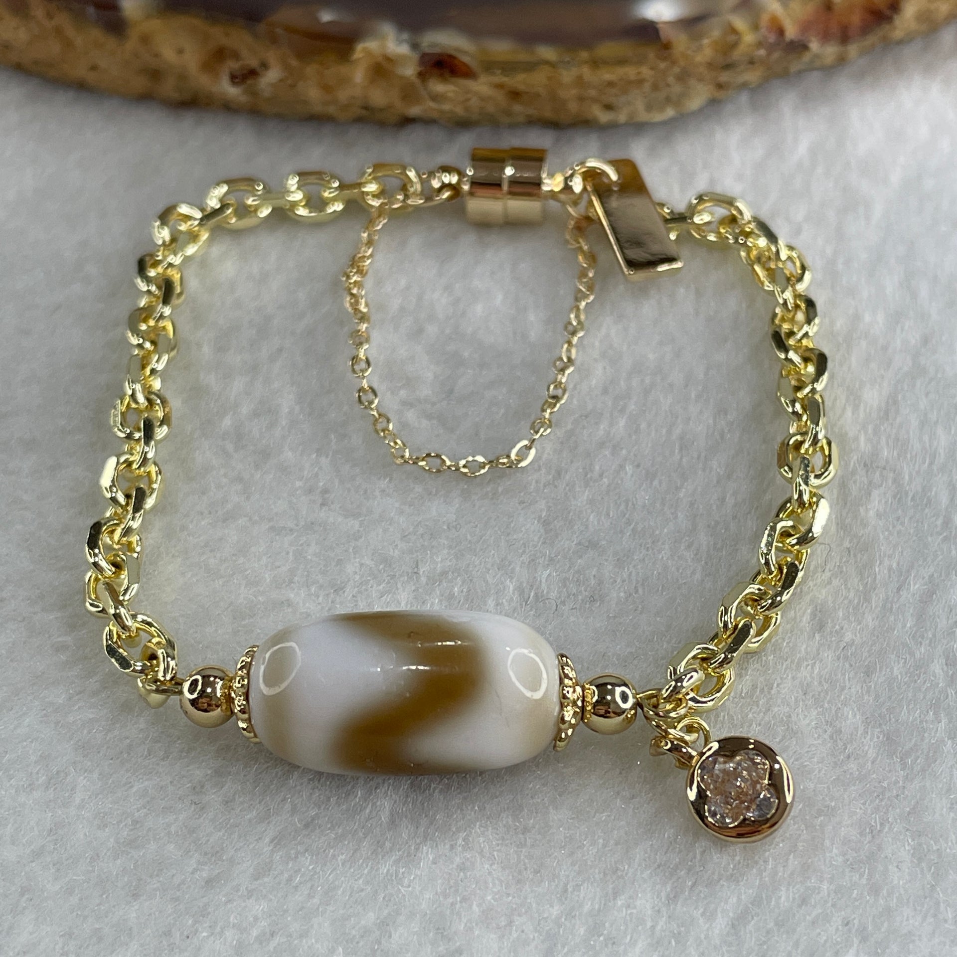 Natural Powerful Tibetan Old Oily Agate Tiger Tooth Daluo Dzi Bead with Stainless Steel Gold Color Bracelet 10.37g 16cm 19.1 by 10.1mm - Huangs Jadeite and Jewelry Pte Ltd