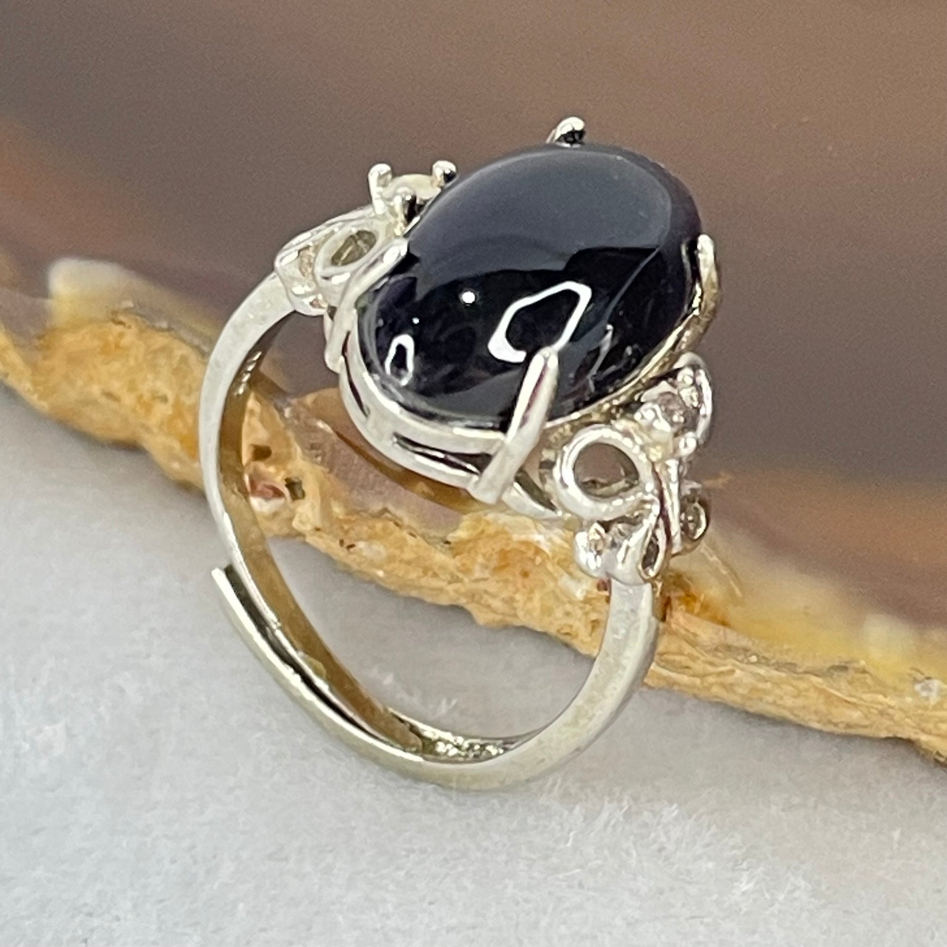 Good Grade Natural Amethyst in S925 Sliver Ring (Adjustable Size) 2.93g 14.6 by 8.1 by 5.0mm - Huangs Jadeite and Jewelry Pte Ltd