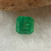 Natural Colombia Vivid Green Emerald (Beryl) Cut-Cornered Rectangular Step cut 0.49ct 4.5 by 4.0 by 3.5mm - Huangs Jadeite and Jewelry Pte Ltd