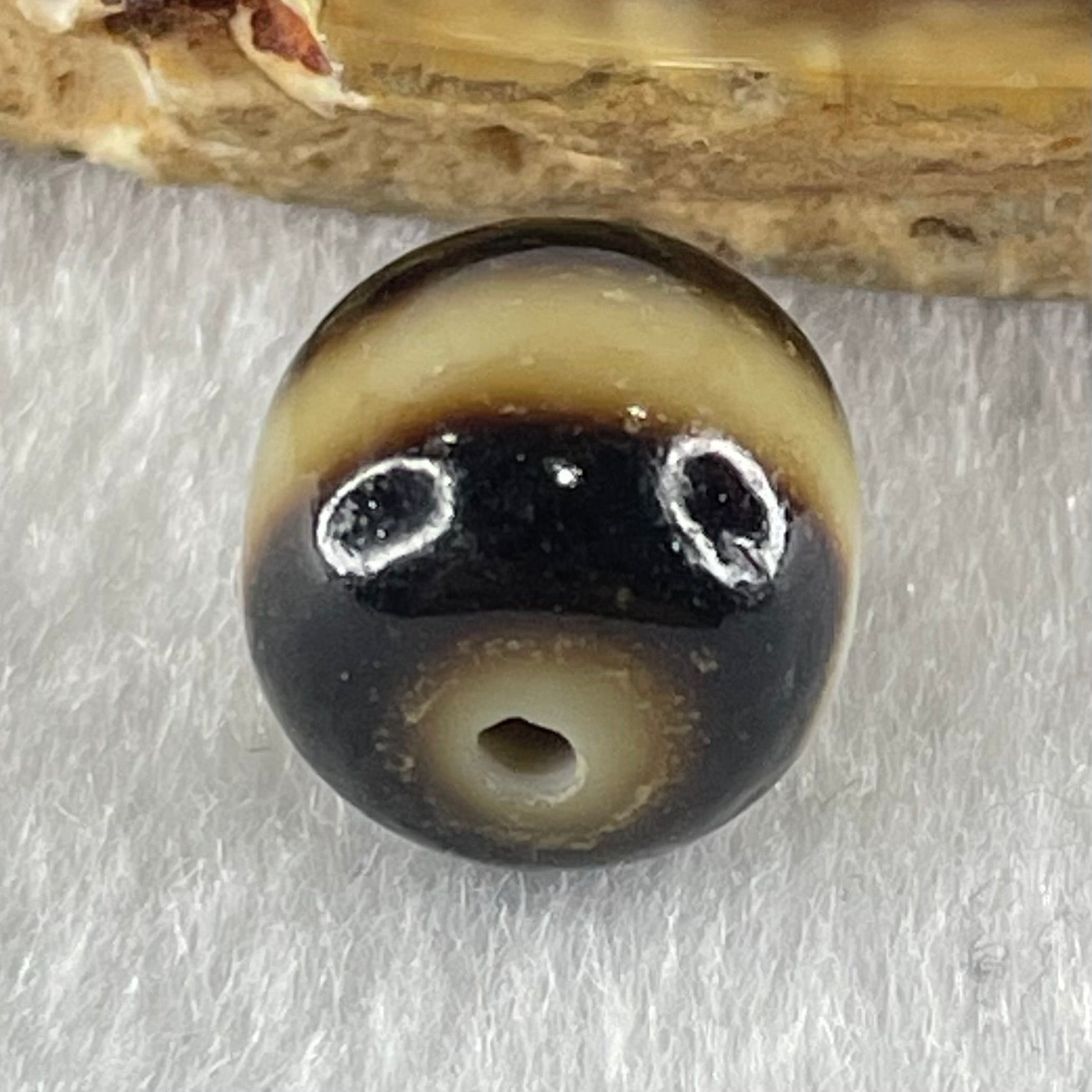 Natural Powerful Tibetan Old Oily Agate 1 Line Dzi Bead Heavenly Master (Tian Zhu) 1.87g 9.9 by 11.0mm - Huangs Jadeite and Jewelry Pte Ltd