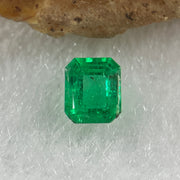 Natural Colombia Vivid Green Emerald (Beryl) Cut-Cornered Rectangular Step cut 0.48ct 5.2 by 4.5 by 2.8mm - Huangs Jadeite and Jewelry Pte Ltd