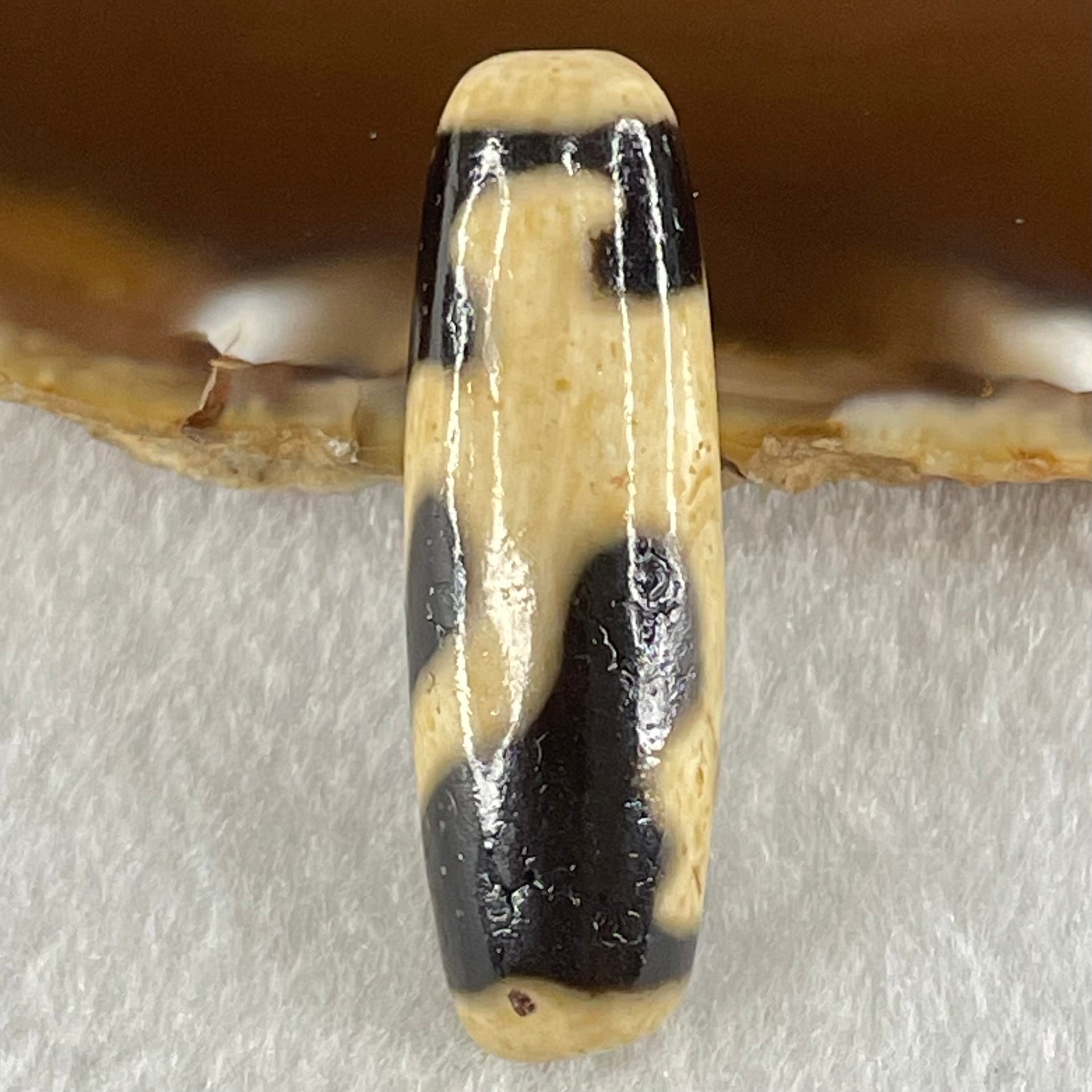 Natural Powerful Tibetan Old Oily Agate Zodiac Horse Dzi Bead Heavenly Master (Tian Zhu) 马天珠 8.44g 38.2 by 12.1mm - Huangs Jadeite and Jewelry Pte Ltd