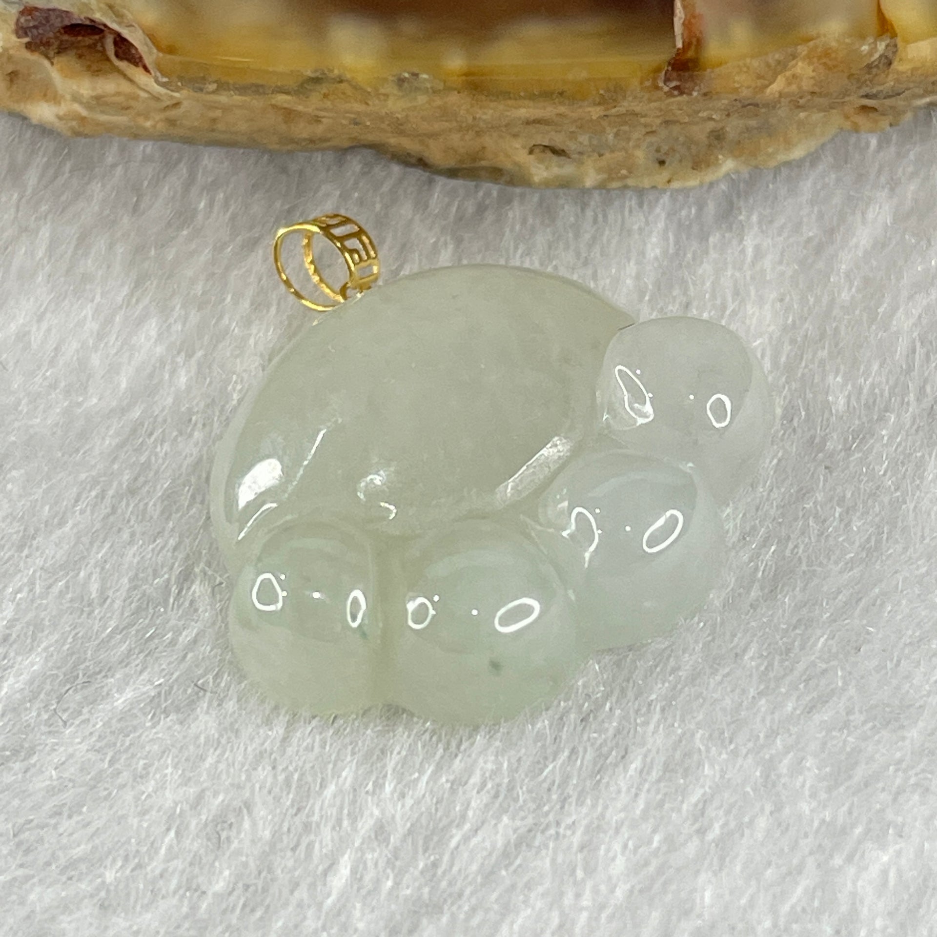 Natural Type A Light Green Jadeite Paw Pendant in 18K Yellow Gold Clasp 2.26g 17.9 by 14.2 by 4.6mm - Huangs Jadeite and Jewelry Pte Ltd