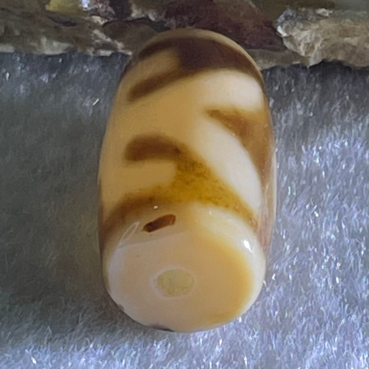 Natural Powerful Tibetan Old Oily Agate Patina Guiren Tairen Human Dzi Bead Totem Amulet Heavenly Master (Tian Zhu) 贵人天诛 4.84g 19.9 by 11.8mm - Huangs Jadeite and Jewelry Pte Ltd