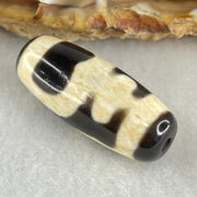 Natural Powerful Tibetan Old Oily Agate Double Nectar Vessel Dzi Bead Heavenly Master (Tian Zhu) 双花蜜容器眼天 5.78g 28.0 by 11.7mm - Huangs Jadeite and Jewelry Pte Ltd