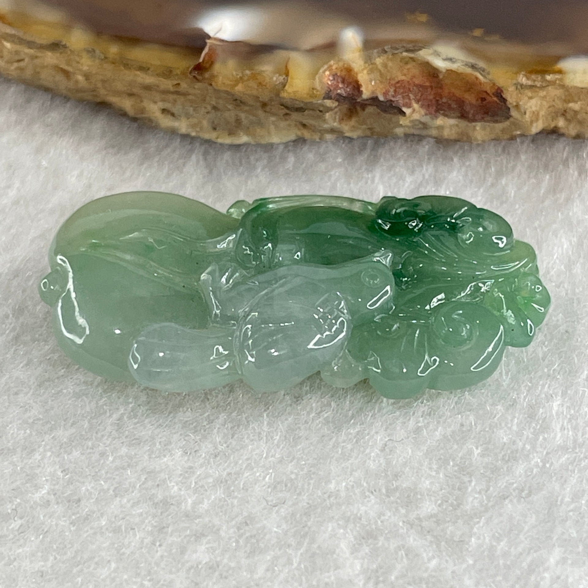 Natural Type A Jelly Green with Faint Green Jadeite Bird on Hulu and Ruyi Pendant 6.79g 34.1 by 18.0 by 6.8mm - Huangs Jadeite and Jewelry Pte Ltd