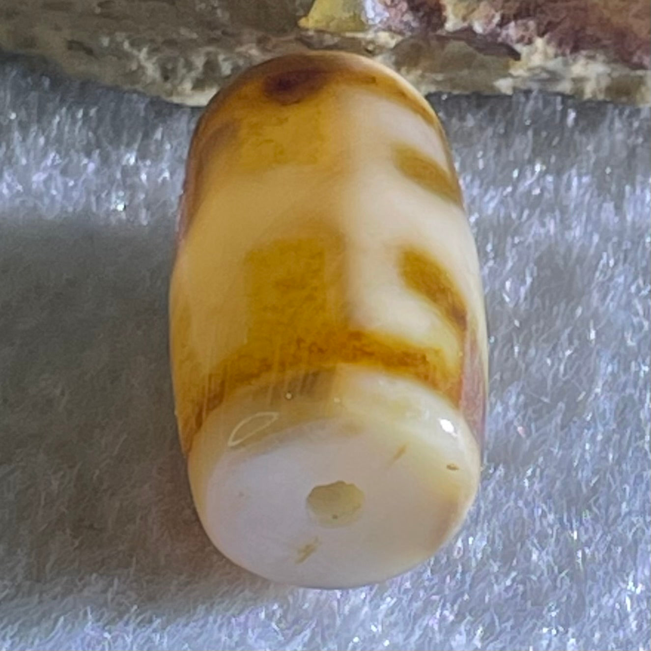 Natural Powerful Tibetan Old Oily Agate Patina Guiren Tairen Human Dzi Bead Totem Amulet Heavenly Master (Tian Zhu) 贵人天诛 4.80g 20.2 by 11.6mm - Huangs Jadeite and Jewelry Pte Ltd