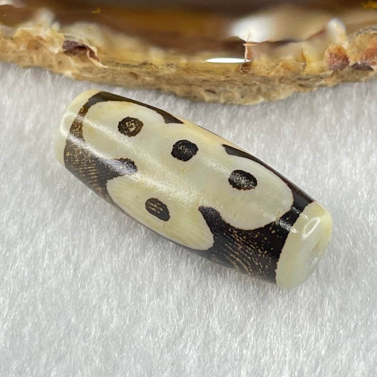 Natural Powerful Tibetan Old Oily Agate 5 Eyes Lightning Dzi Bead Heavenly Master (Tian Zhu) 五眼闪电天珠 6.08g 29.0 by 11.5mm - Huangs Jadeite and Jewelry Pte Ltd