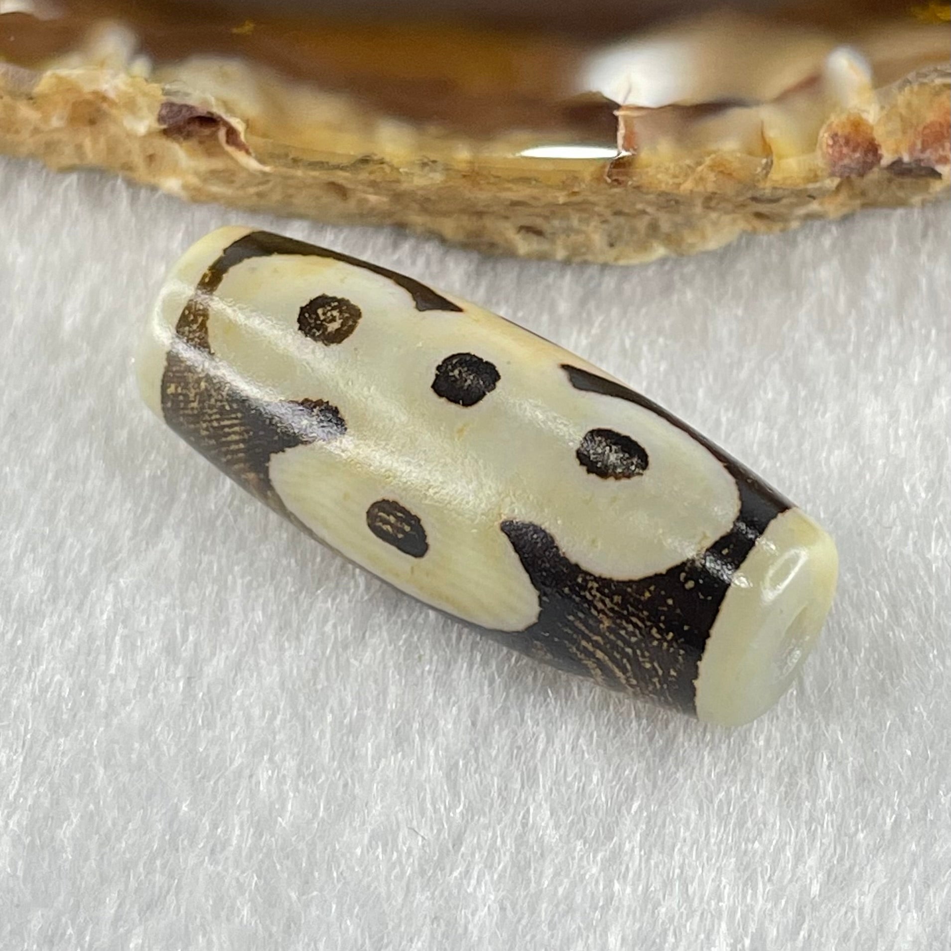 Natural Powerful Tibetan Old Oily Agate 5 Eyes Lightning Dzi Bead Heavenly Master (Tian Zhu) 五眼闪电天珠 6.08g 29.0 by 11.5mm - Huangs Jadeite and Jewelry Pte Ltd