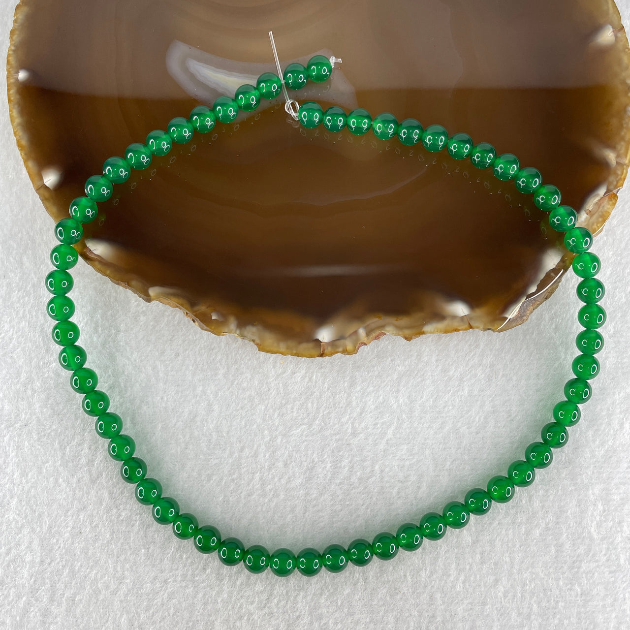Certified Natural Green Agate Chalcedony Beads Loose Beads for Bracelet 20.23g 38cm 6.4mm 62 Beads