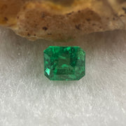 Natural Colombia Green Emerald (Beryl) Cut-Cornered Rectangular step cut 0.66ct 5.2 by 4.6 by 3.9mm - Huangs Jadeite and Jewelry Pte Ltd
