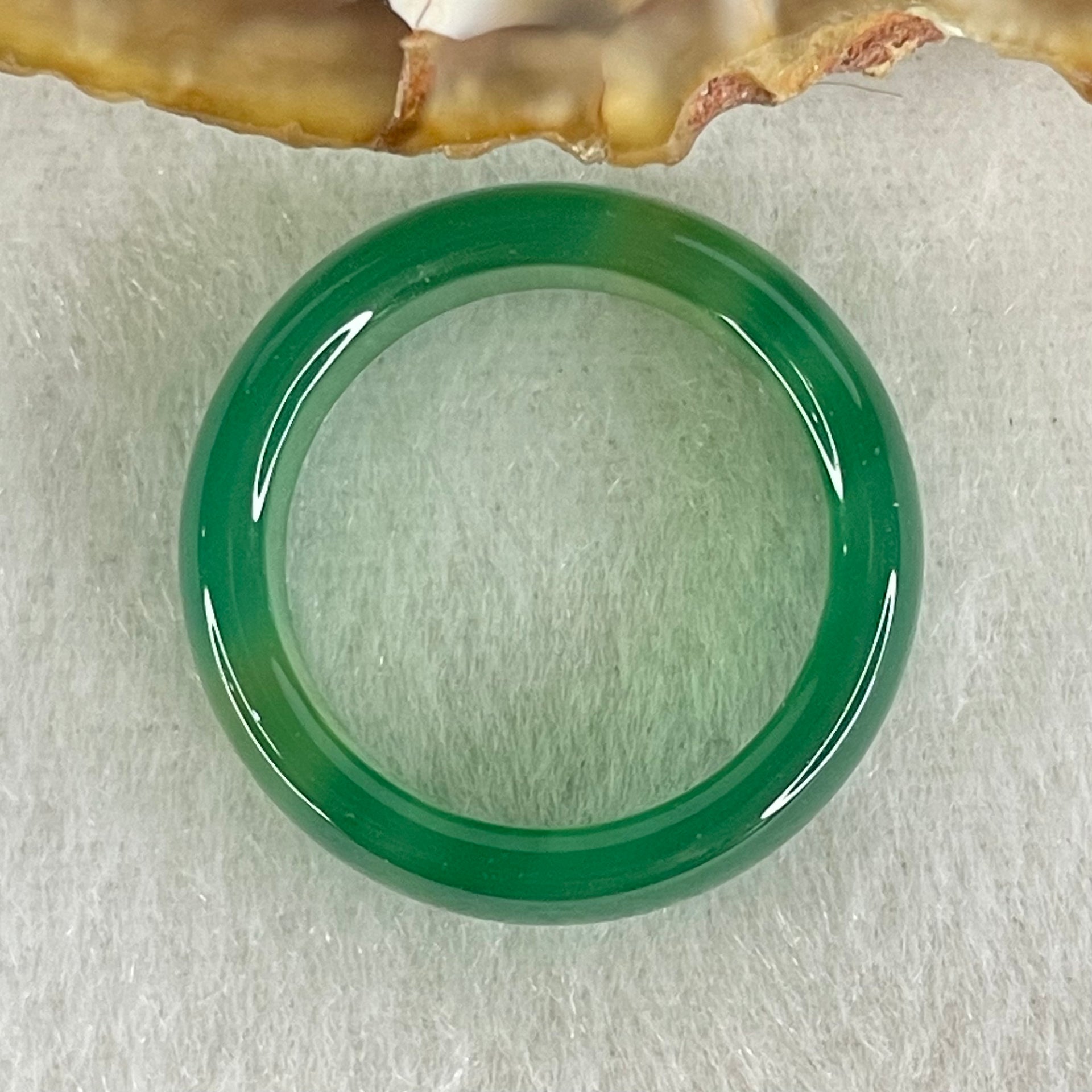 Natural Green Chalcedony Ring 2.55g 6.9 by 3.4mm US6.7 HK14.5 - Huangs Jadeite and Jewelry Pte Ltd