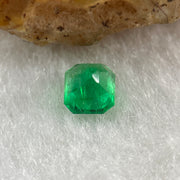 Natural Colombia Green Emerald (Beryl) Cut-Cornered Rectangular step cut 0.53ct 4.9 by 4.6 by 3.7mm - Huangs Jadeite and Jewelry Pte Ltd