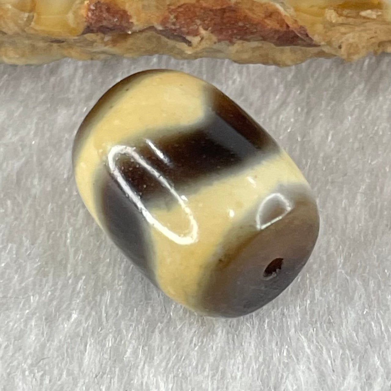 Natural Powerful Tibetan Old Oily Agate Tiger Tooth Daluo Dzi Bead Heavenly Master (Tian Zhu) 虎呀天诛 2.40g 13.5 by 10.3mm - Huangs Jadeite and Jewelry Pte Ltd