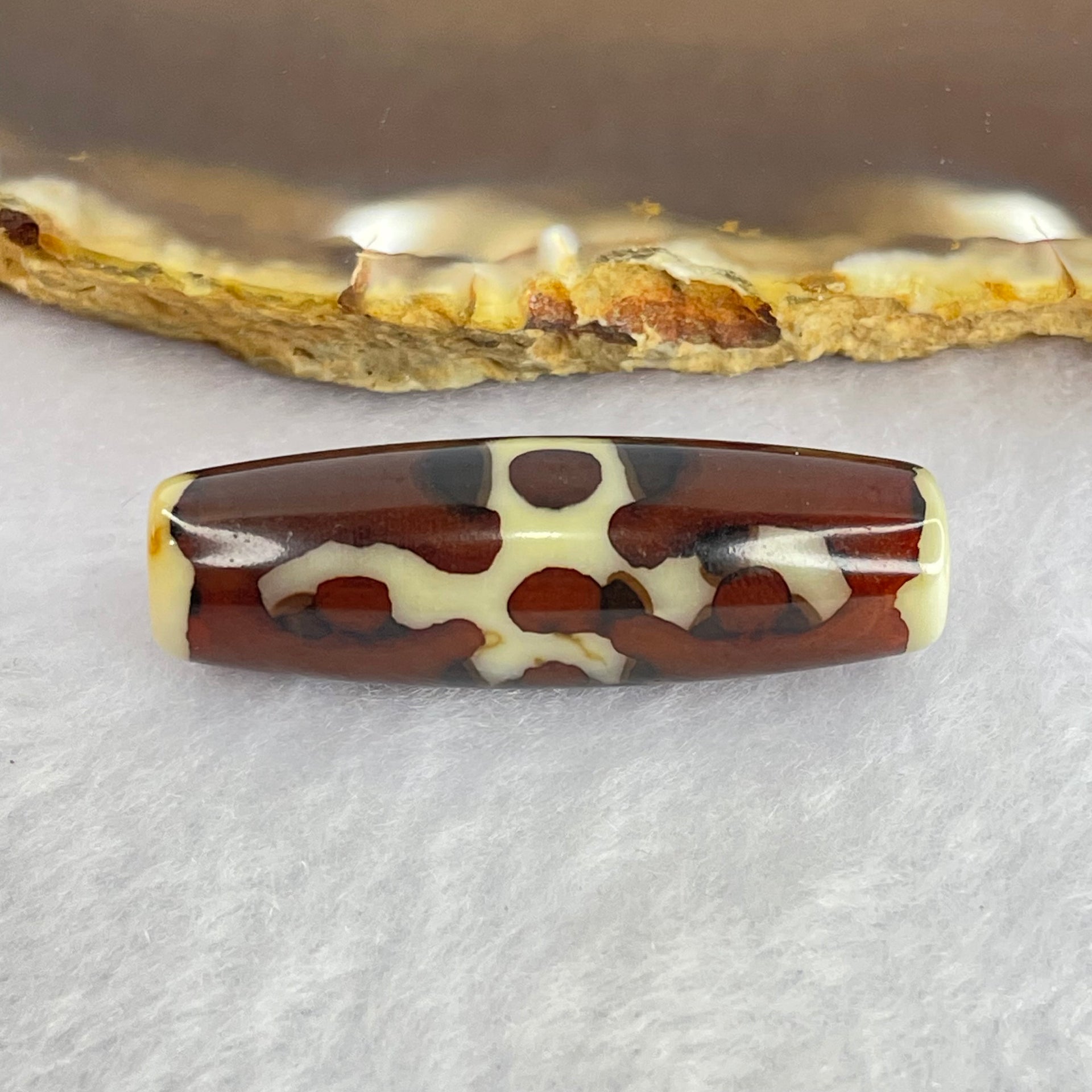 Natural Powerful Tibetan Old Oily Agate 5 Eyes Lightning Dzi Bead Heavenly Master (Tian Zhu) 五眼闪电天珠 8.68g 37.7 by 11.7mm - Huangs Jadeite and Jewelry Pte Ltd