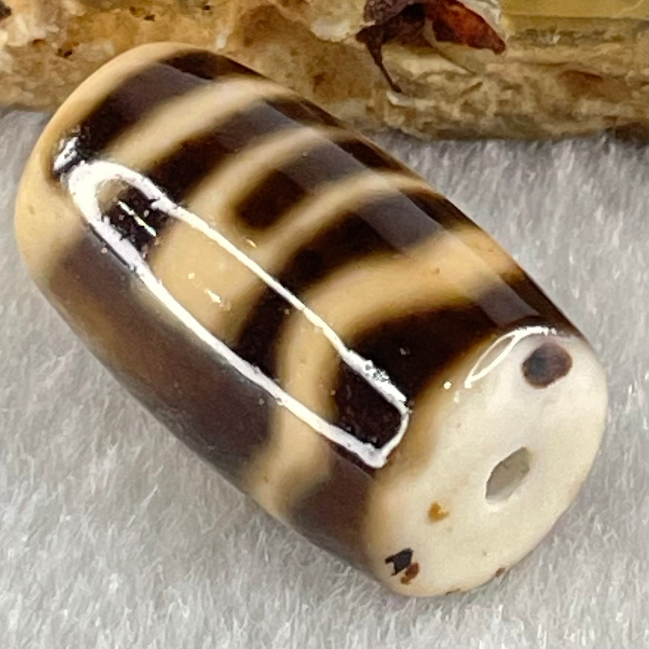 Natural Powerful Tibetan Old Oily Agate Sky Door Serenity 1 Eye Dzi Bead Heavenly Master (Tian Zhu) 一眼天门天诛 4.62g 19.5 by 11.7mm - Huangs Jadeite and Jewelry Pte Ltd