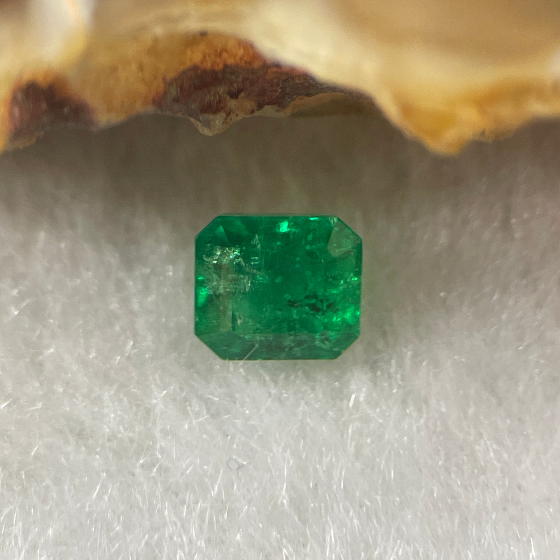 Natural Colombia Green Emerald (Beryl) Cut-Cornered Rectangular step cut 0.71ct 5.3 by 4.9 by 3.7mm - Huangs Jadeite and Jewelry Pte Ltd