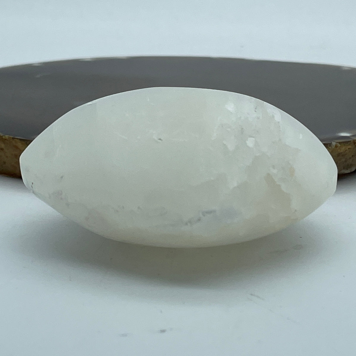 Natural Selenite Heart Shape Display | (141.39g | 68.6 x 60.8 x 32.0mm | Master Cleanser, "Liquid Light" Emotional Healer & Palm Anchor, Feng Shui Space Purifier & Charging Catalyst)